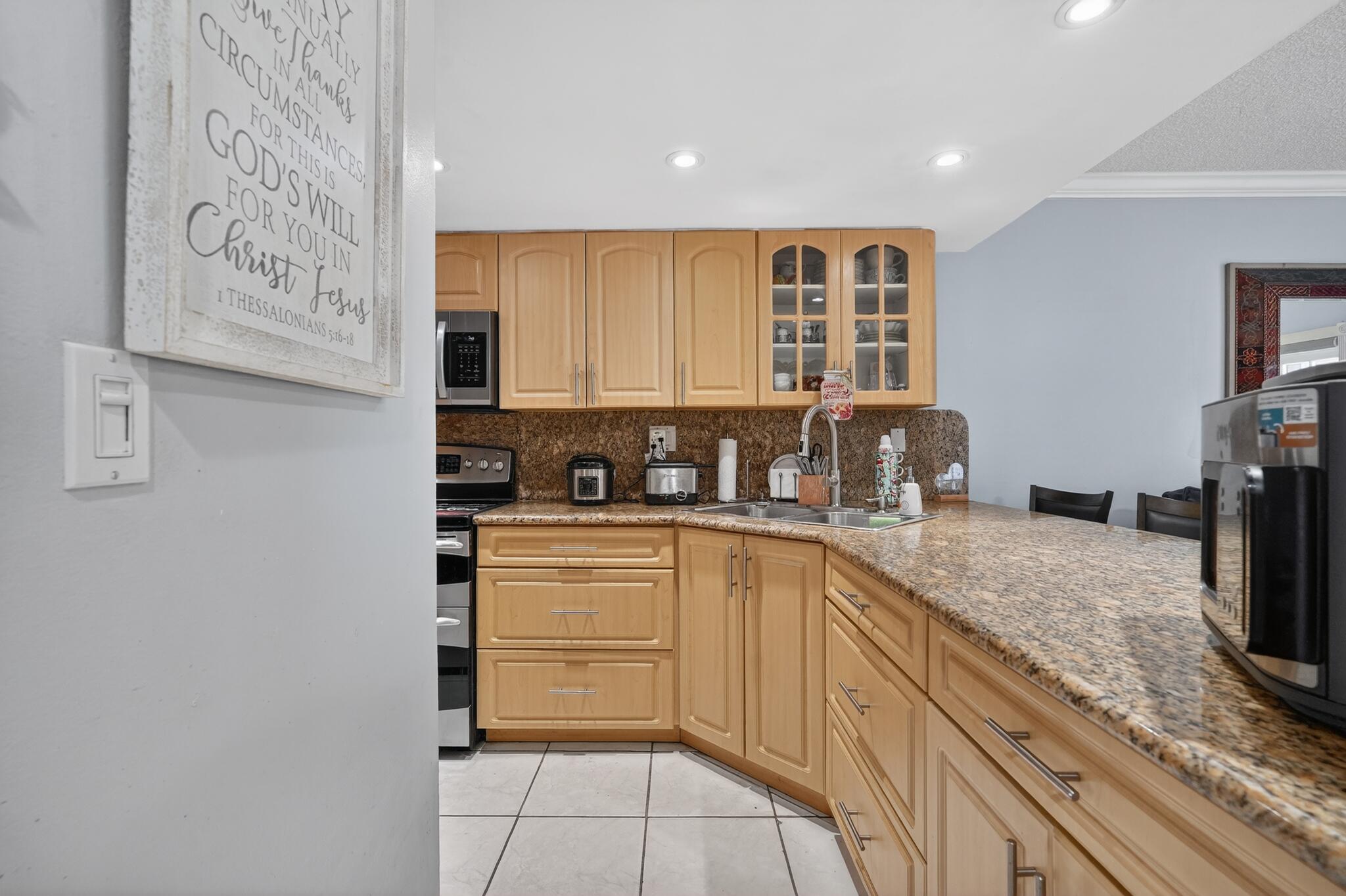 WEST PALM GARDENS VILLAS II CONDO - Residential