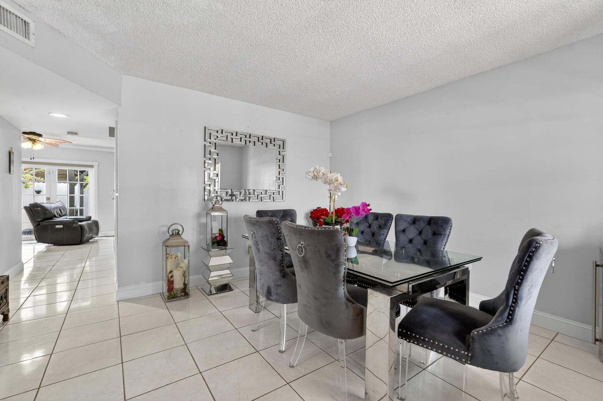 WEST PALM GARDENS VILLAS II CONDO - Residential