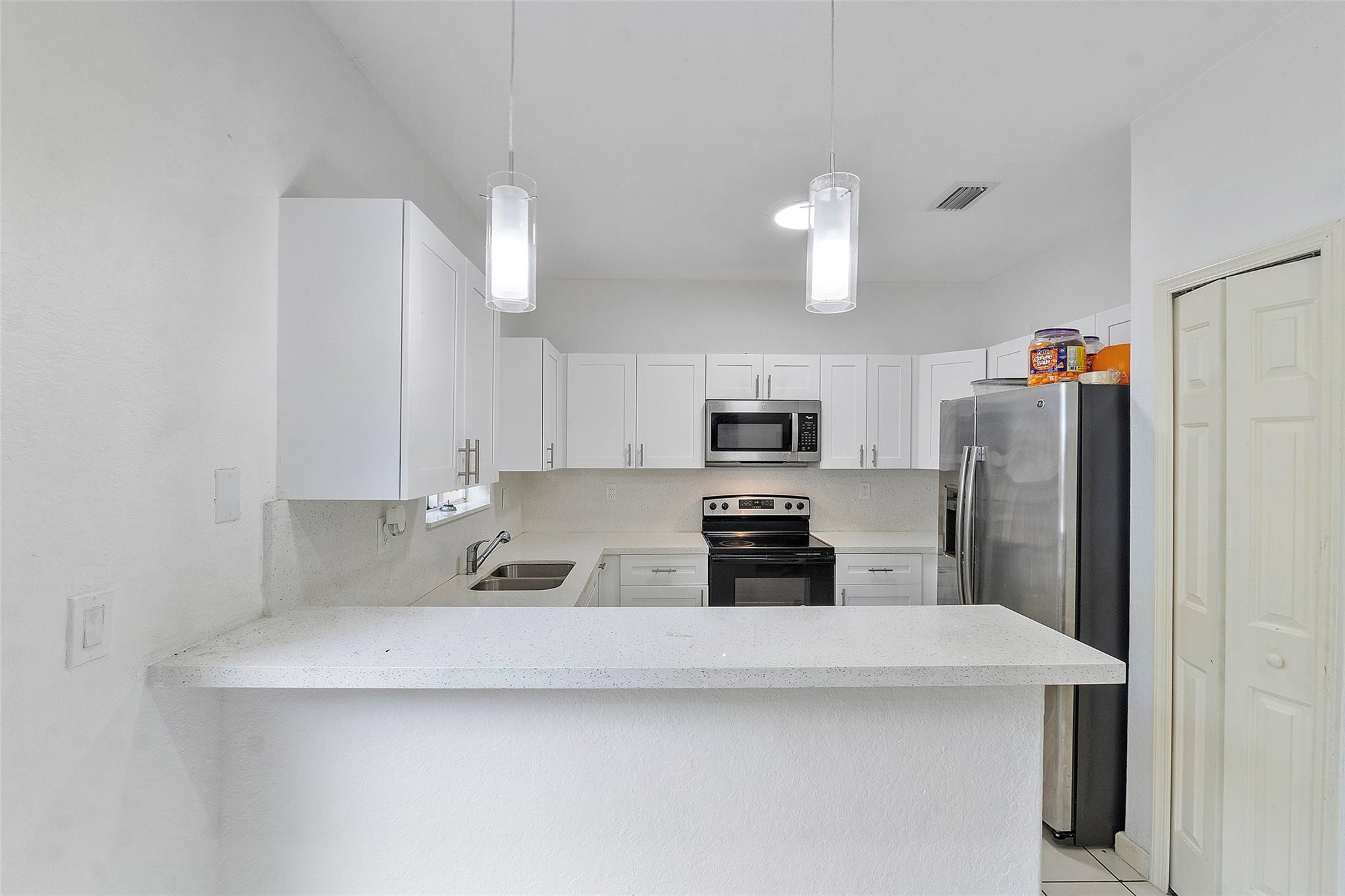 SHOMA TOWNHOMES AT KEYSCOVE CONDO - Residential