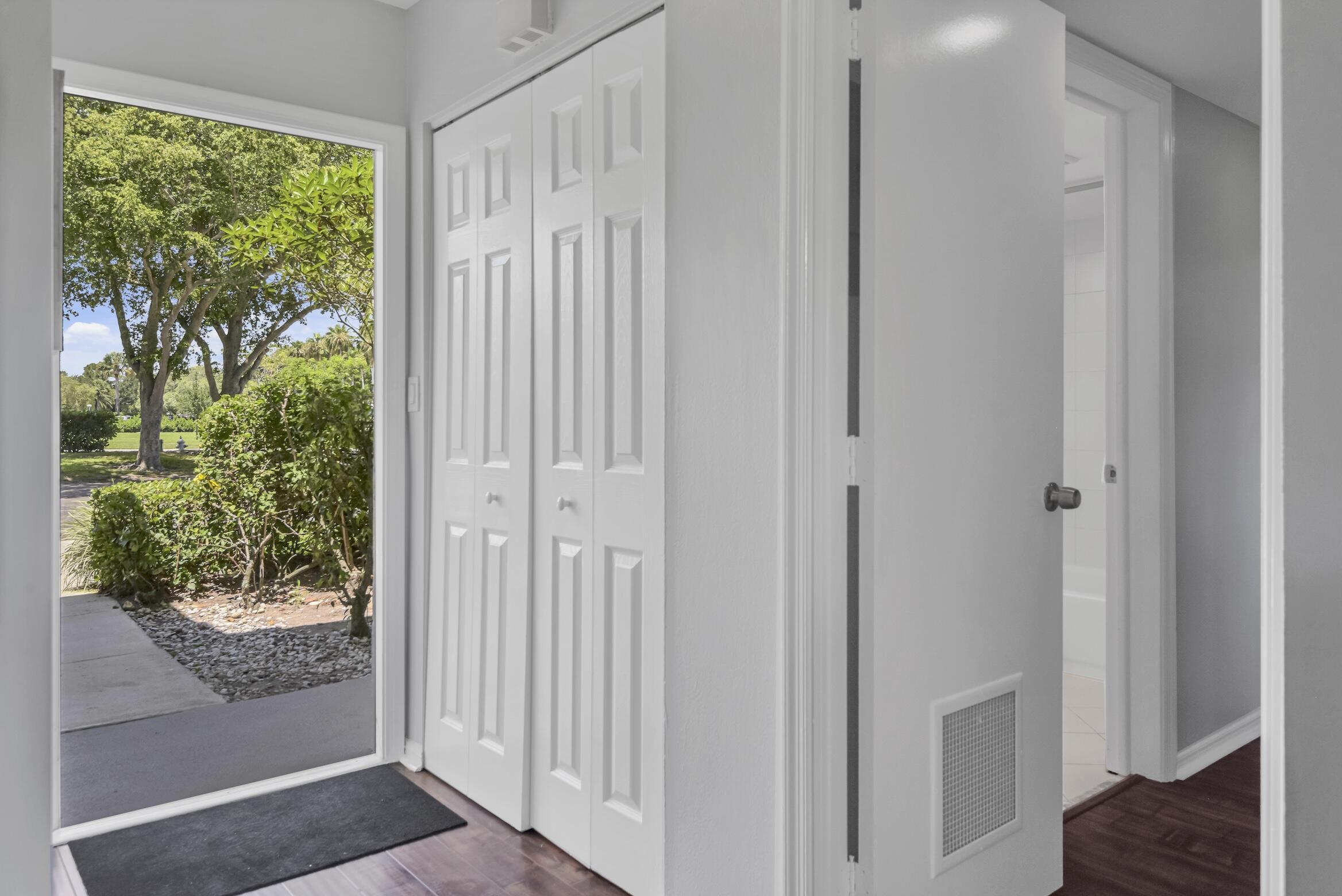 SEAGATE CC, GREENSWARD VILLAGE CONDO - Residential