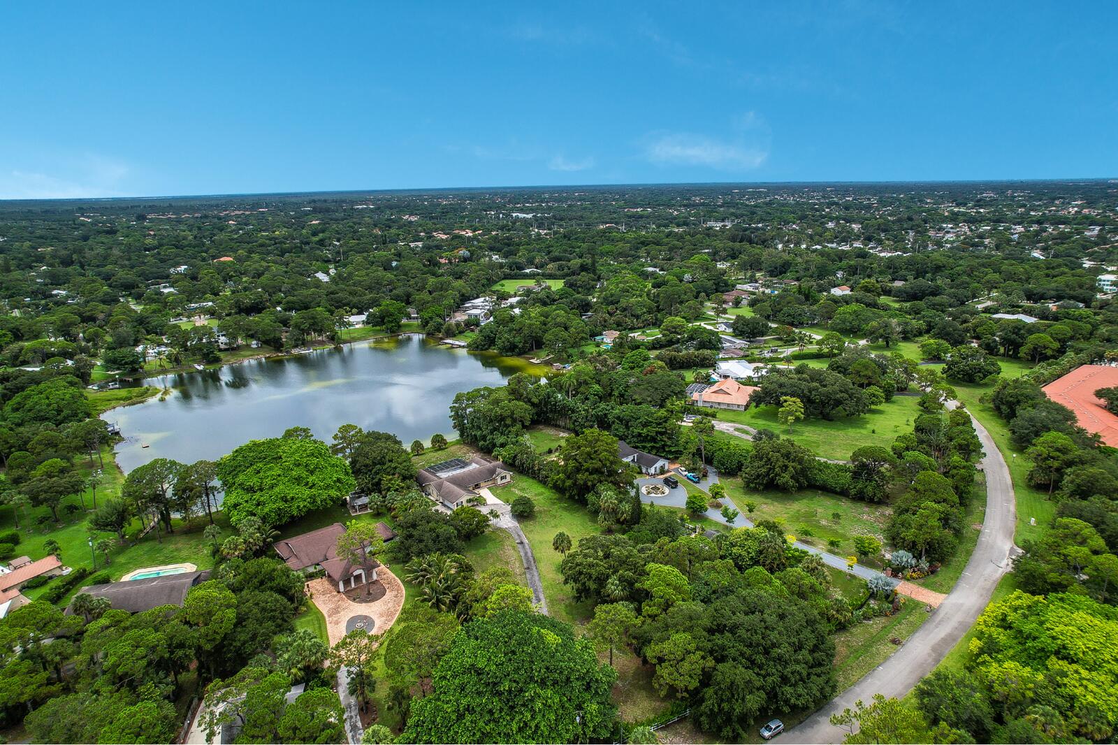 SQUARE LAKE - Residential