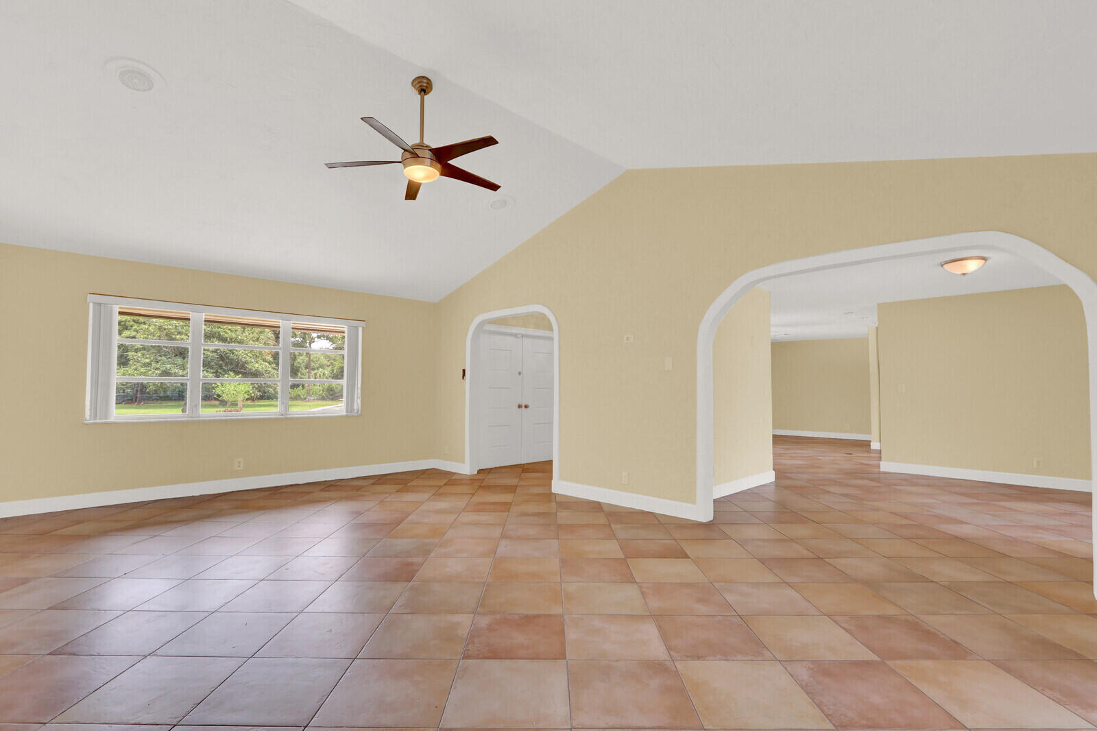 SQUARE LAKE - Residential