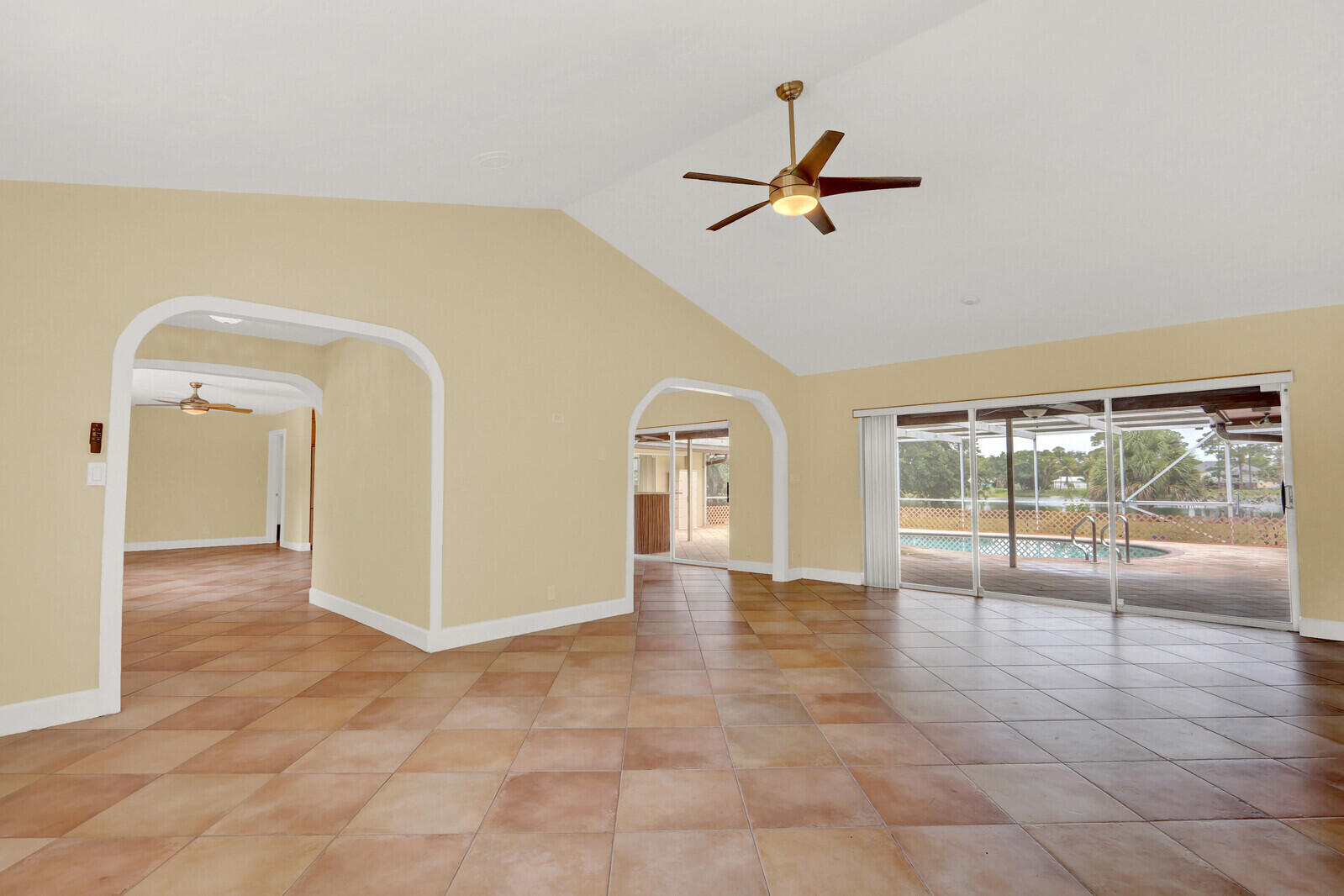 SQUARE LAKE - Residential