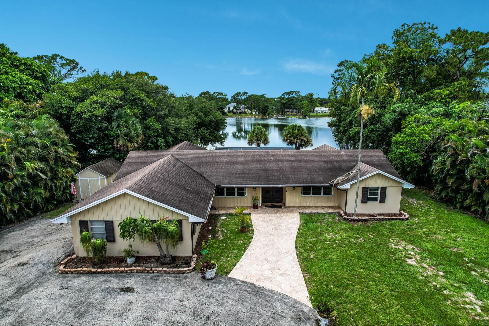 SQUARE LAKE - Residential