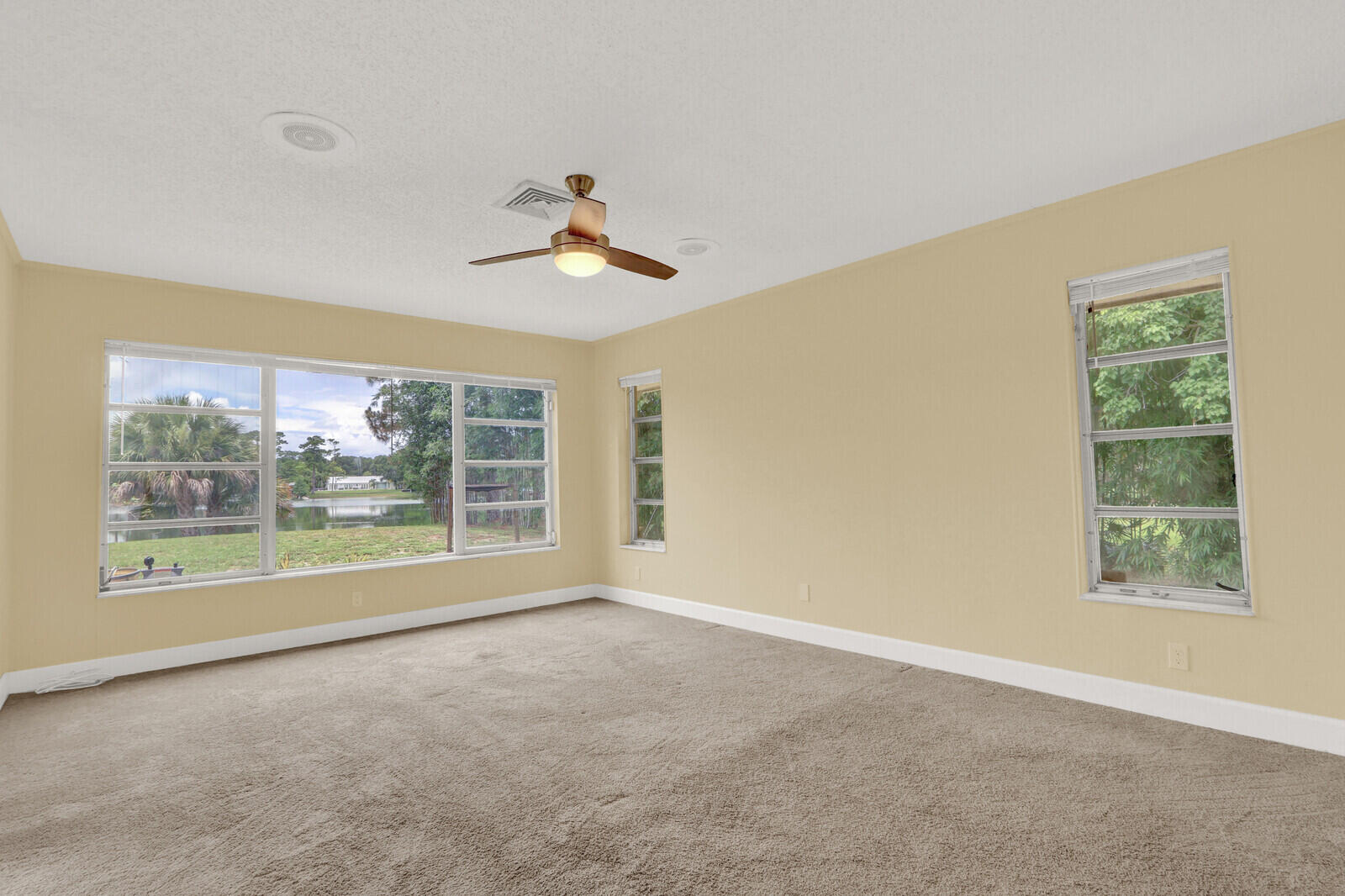 SQUARE LAKE - Residential