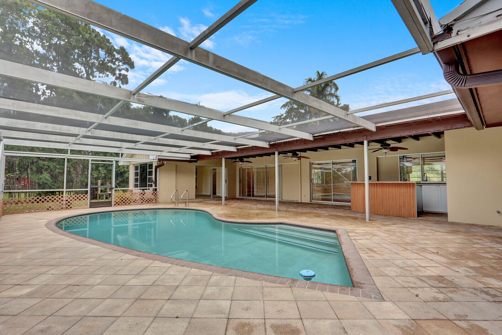 SQUARE LAKE - Residential
