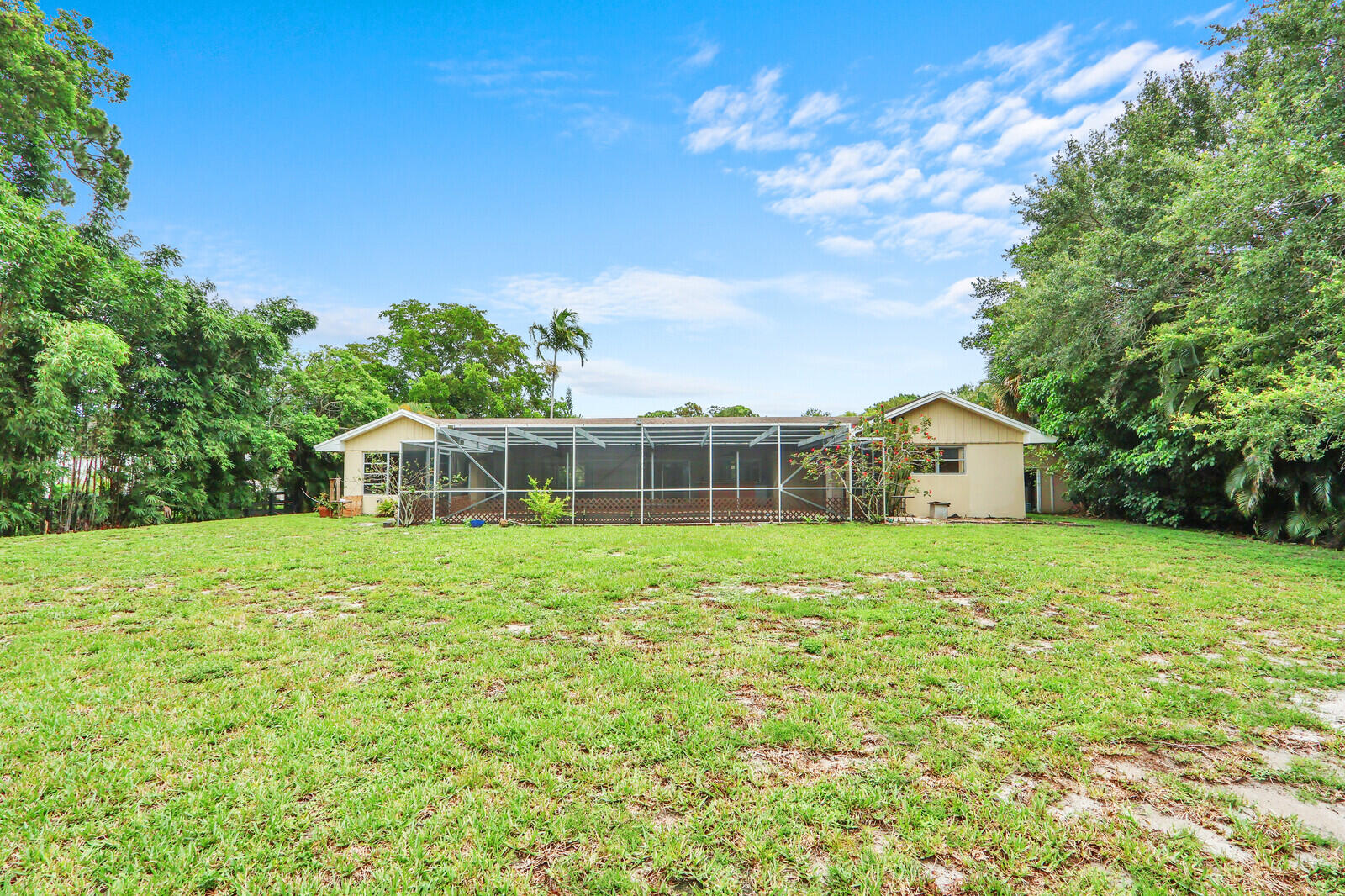SQUARE LAKE - Residential