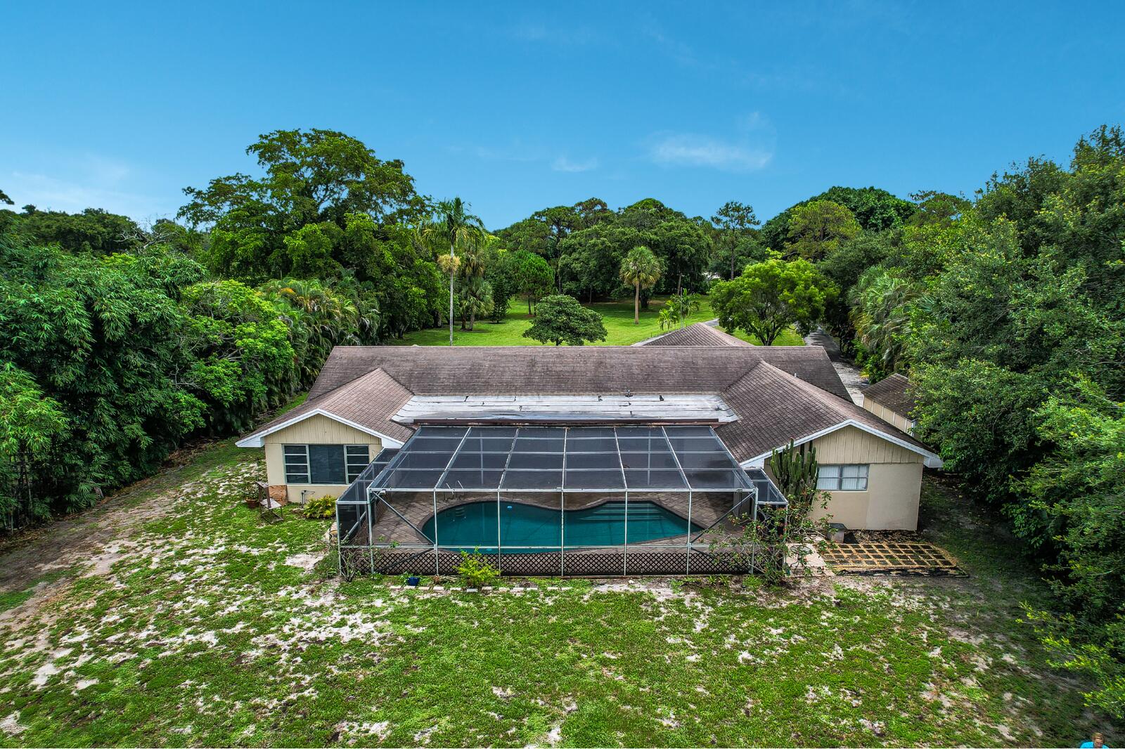 SQUARE LAKE - Residential