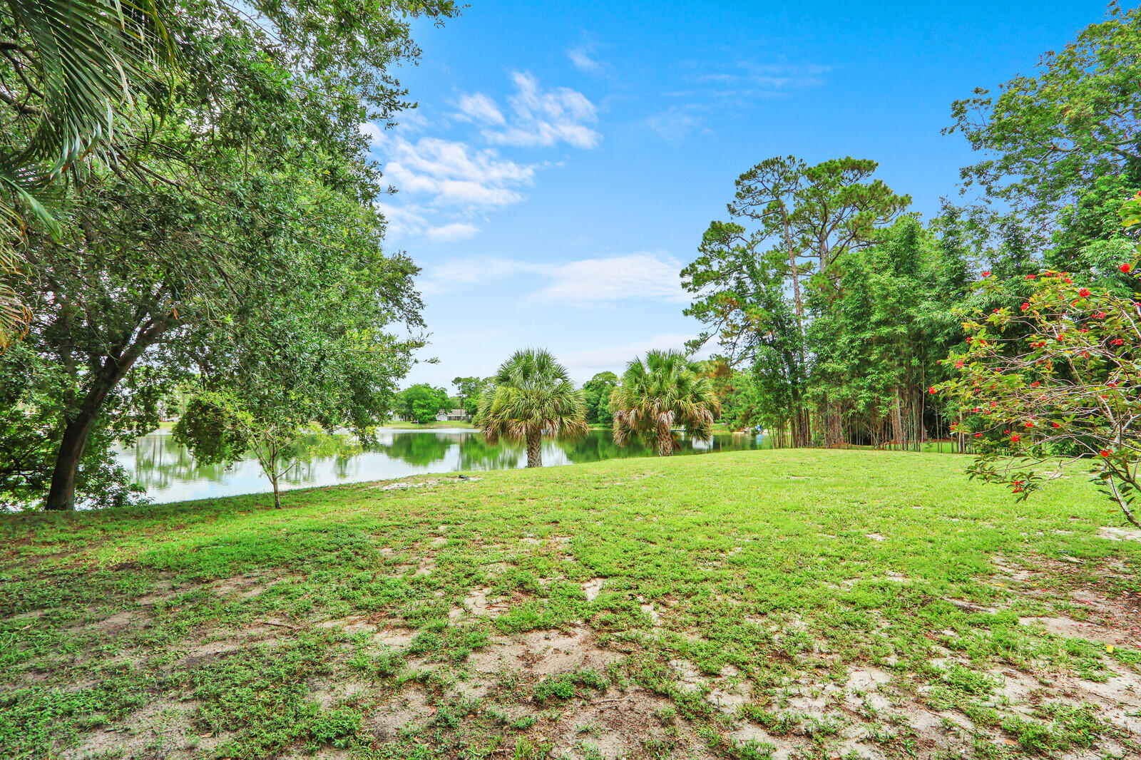 SQUARE LAKE - Residential