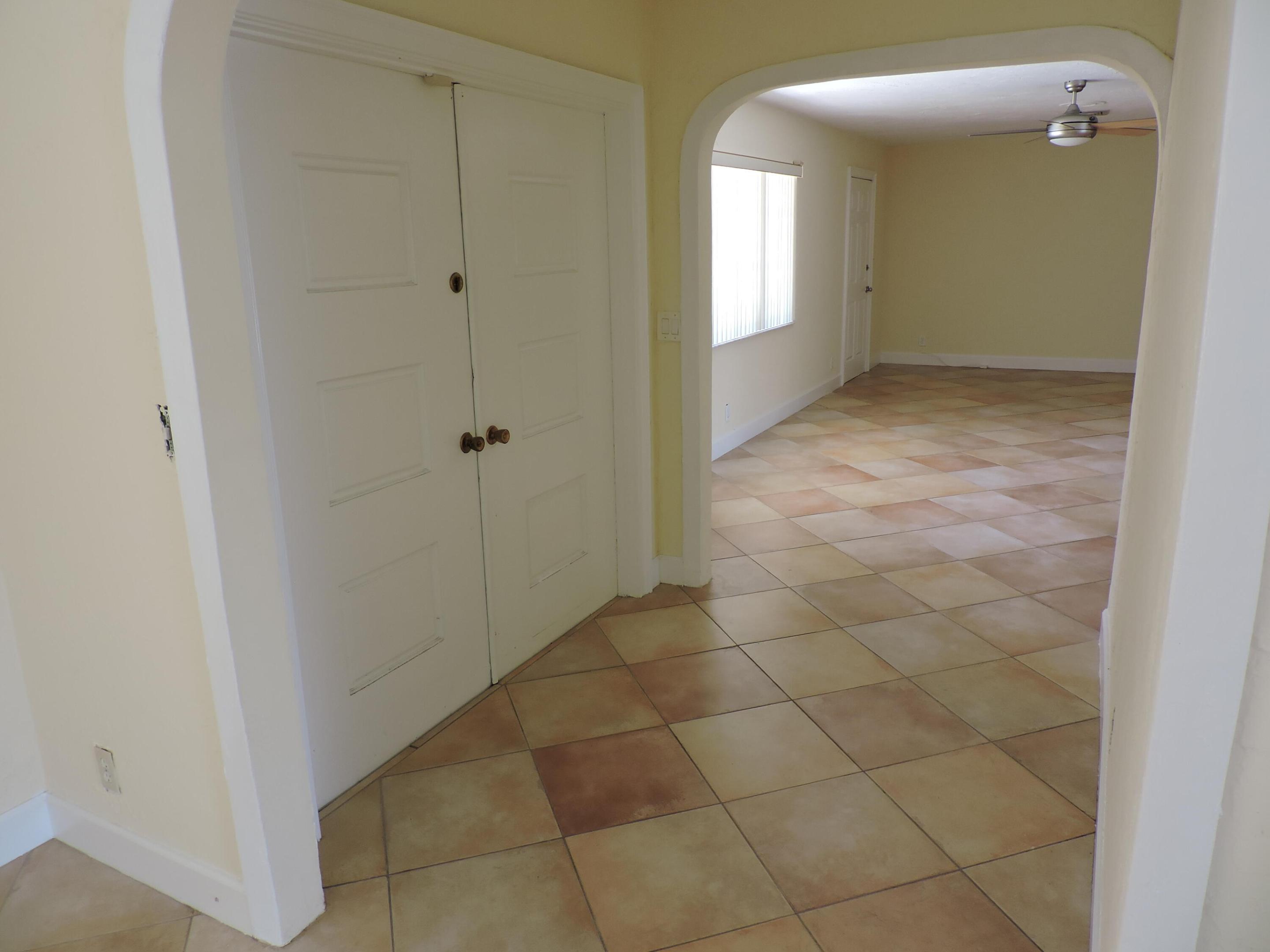 SQUARE LAKE - Residential