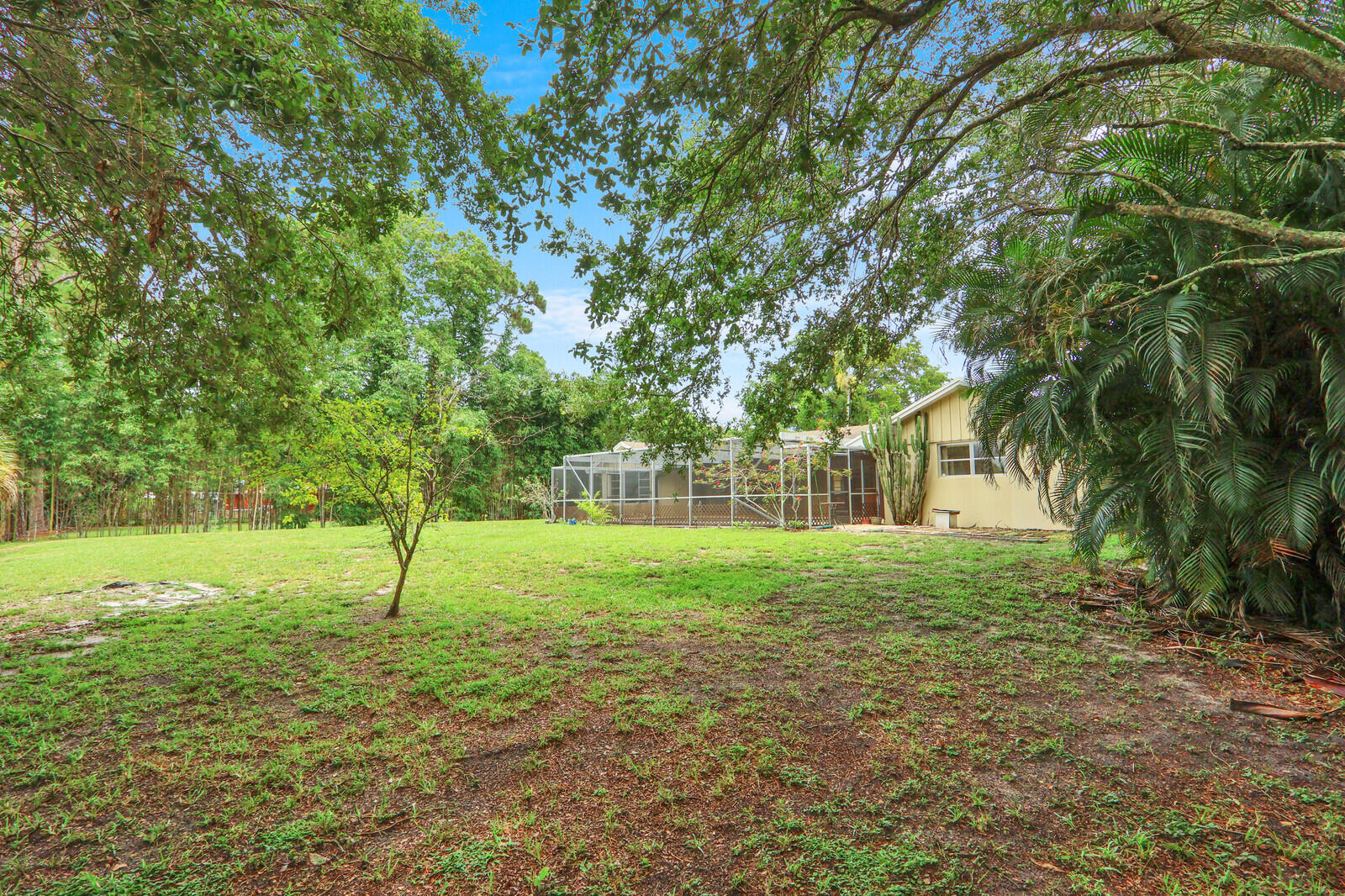 SQUARE LAKE - Residential
