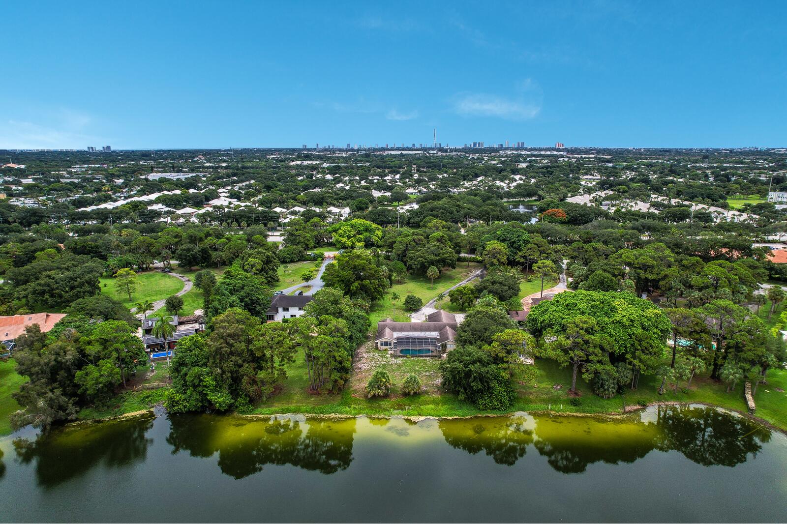 SQUARE LAKE - Residential