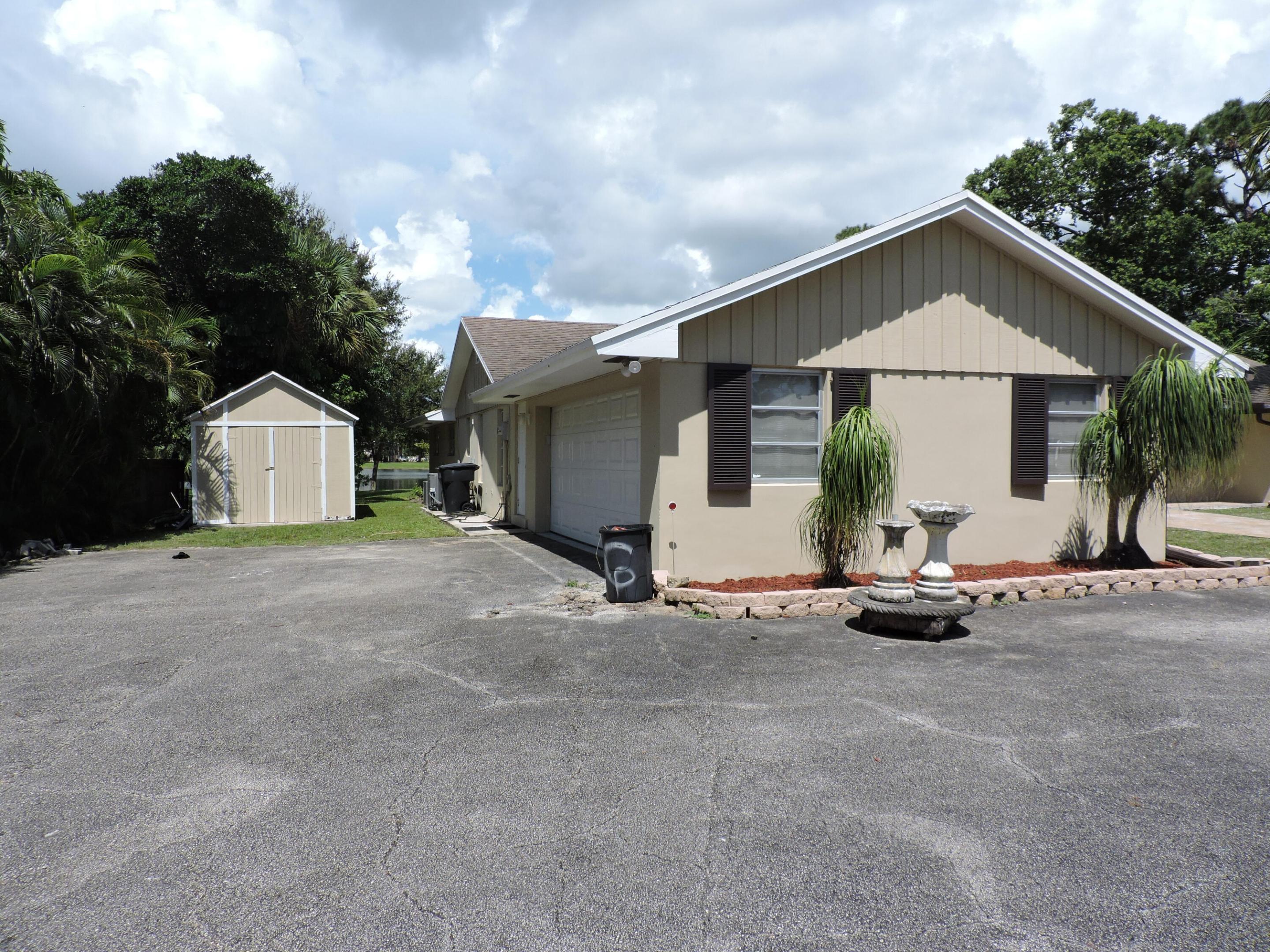 SQUARE LAKE - Residential