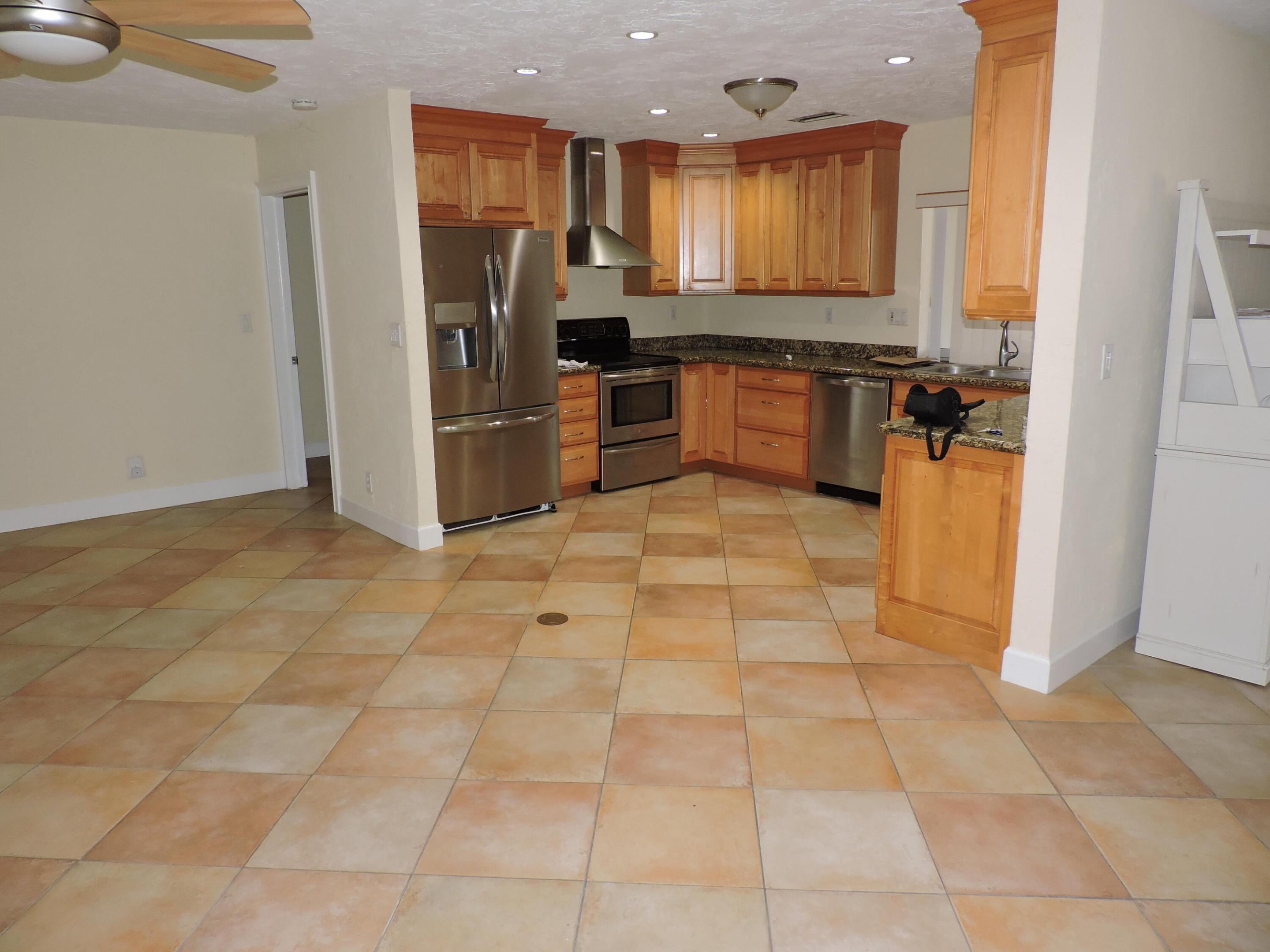 SQUARE LAKE - Residential