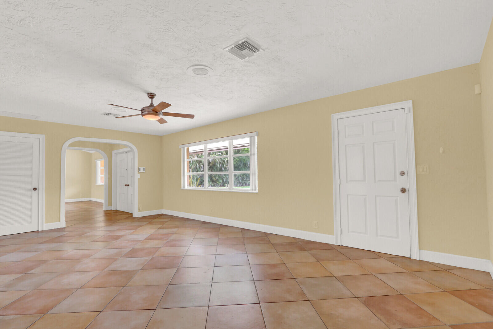 SQUARE LAKE - Residential