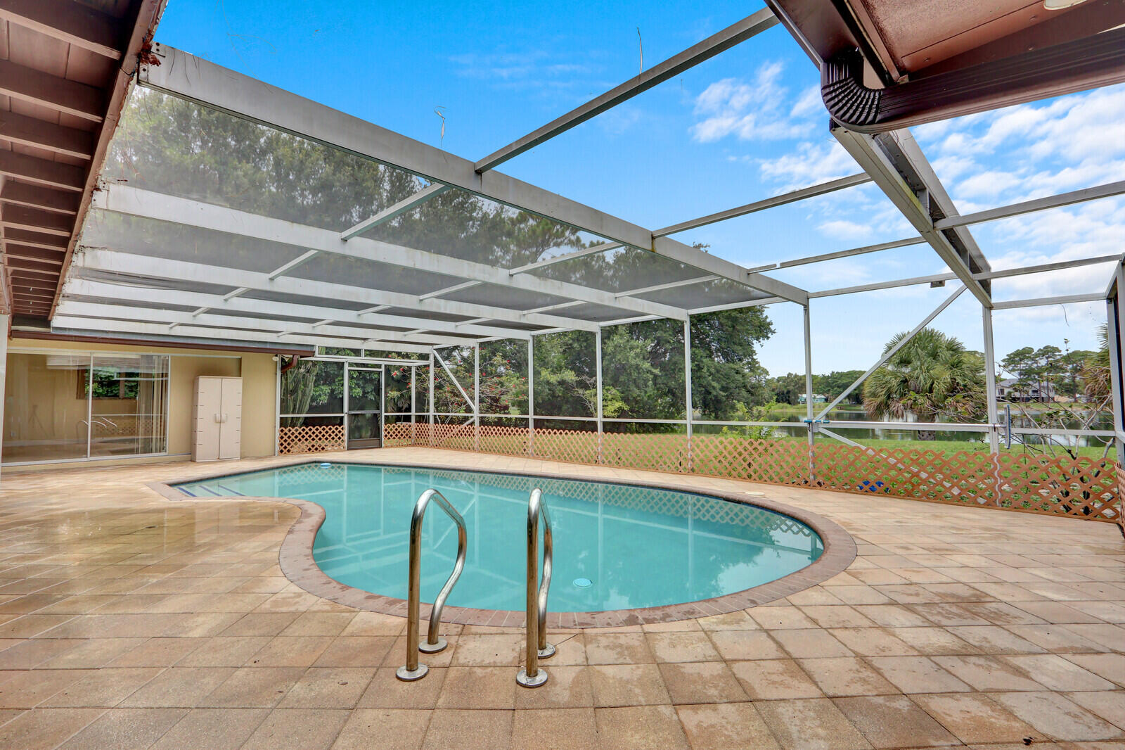 SQUARE LAKE - Residential