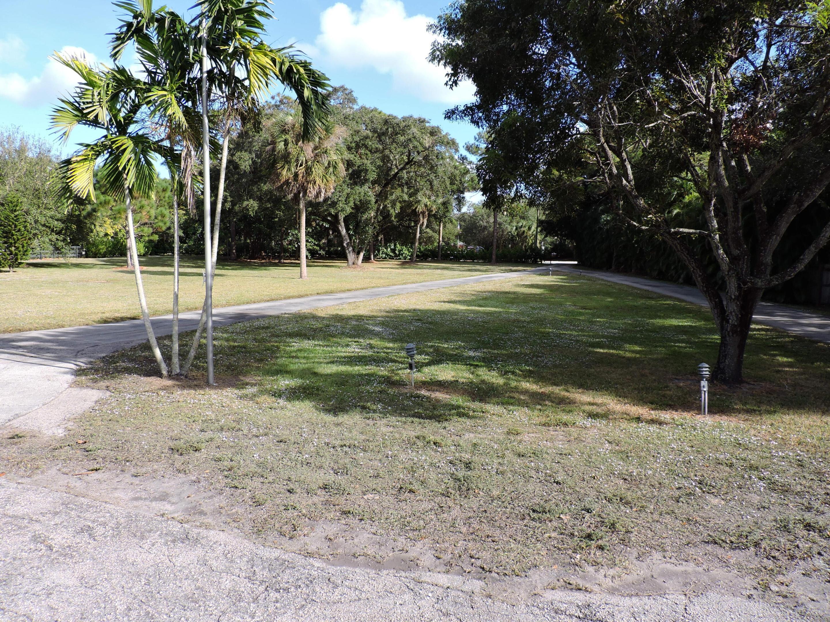 SQUARE LAKE - Residential
