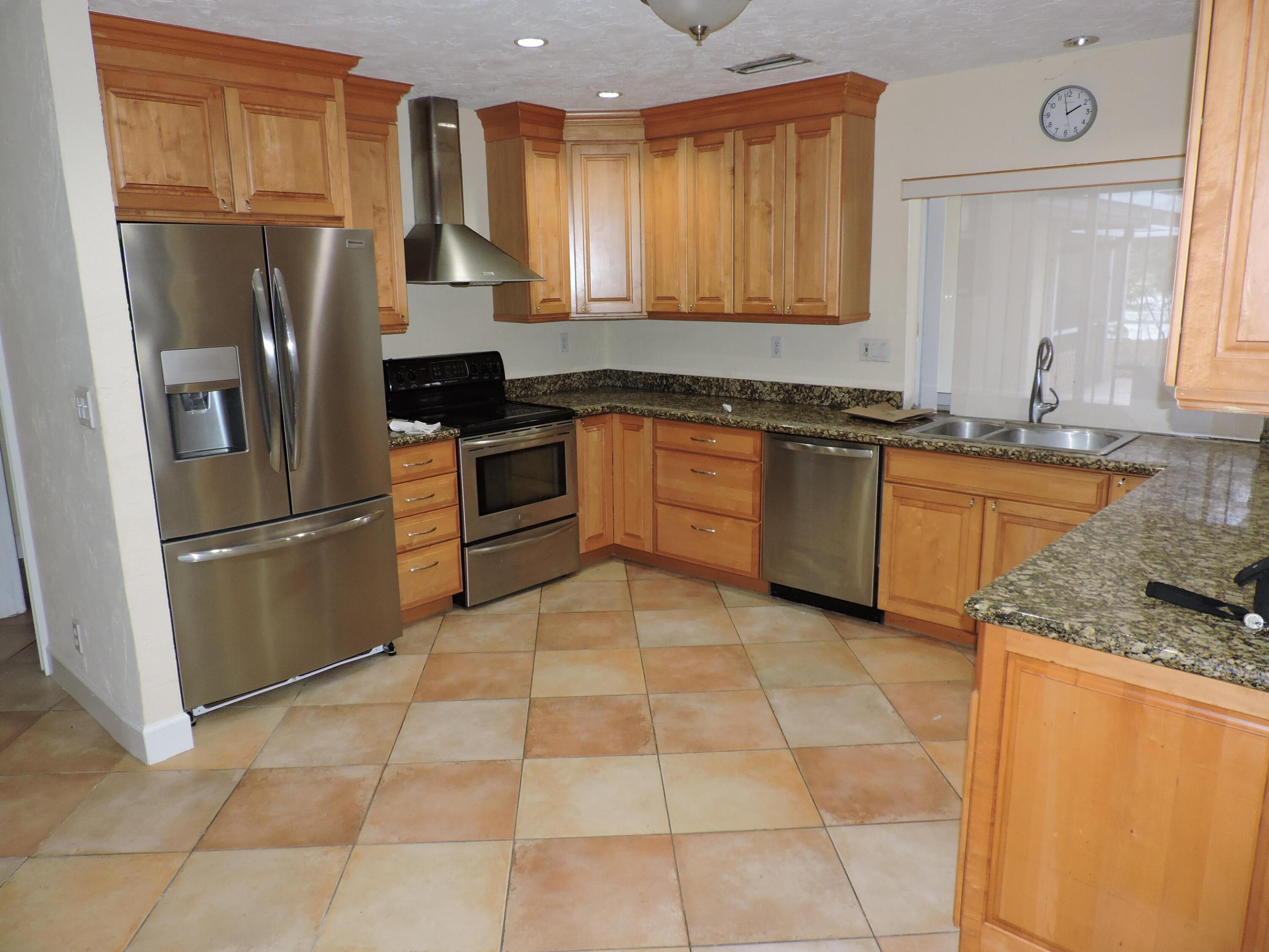 SQUARE LAKE - Residential