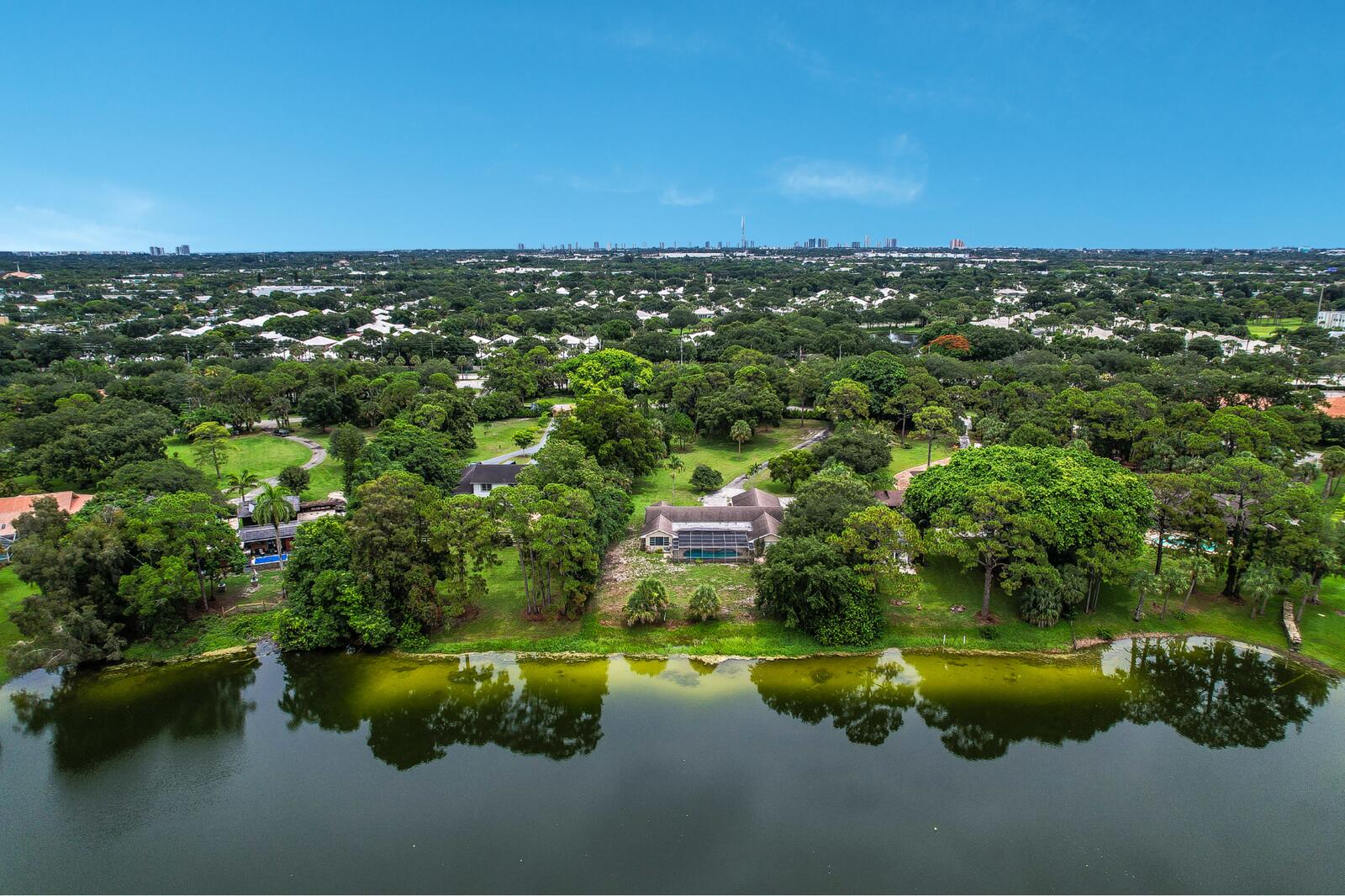 SQUARE LAKE - Residential