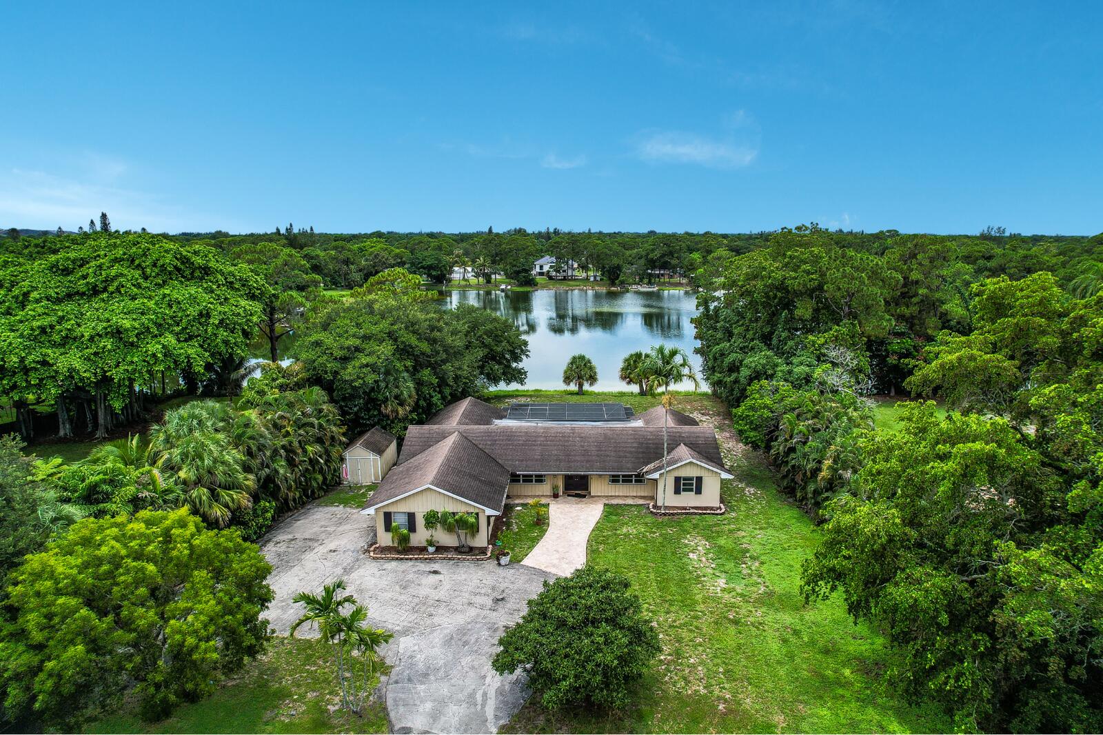 SQUARE LAKE - Residential