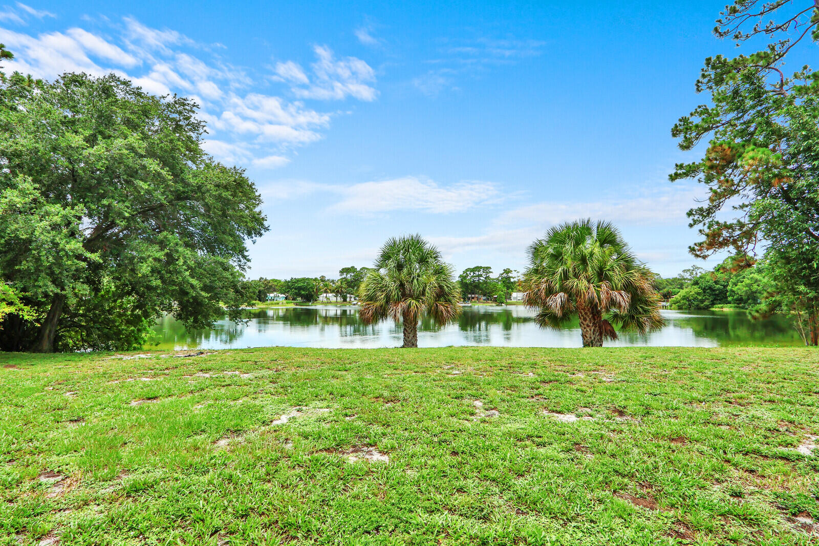 SQUARE LAKE - Residential