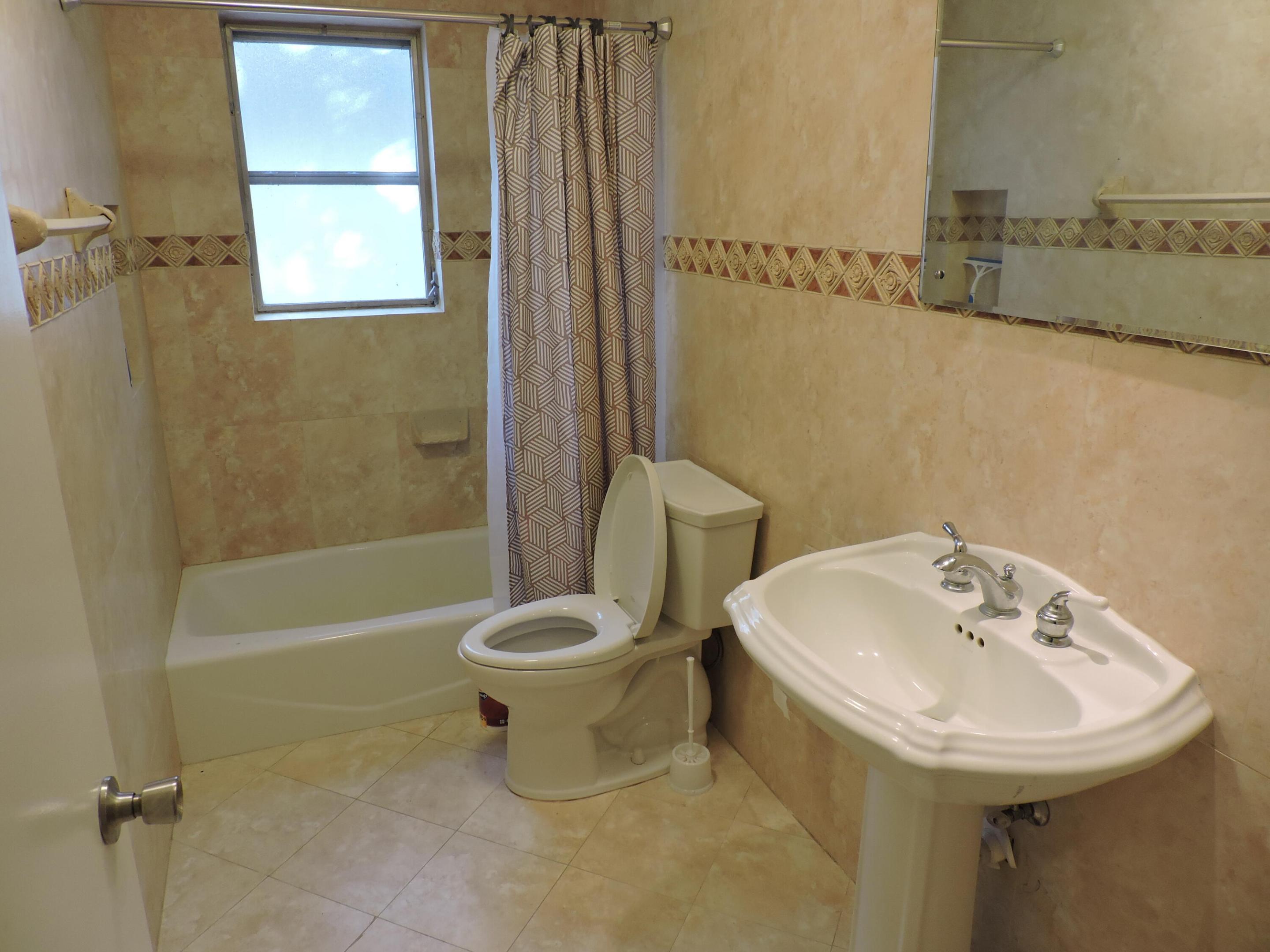 SQUARE LAKE - Residential