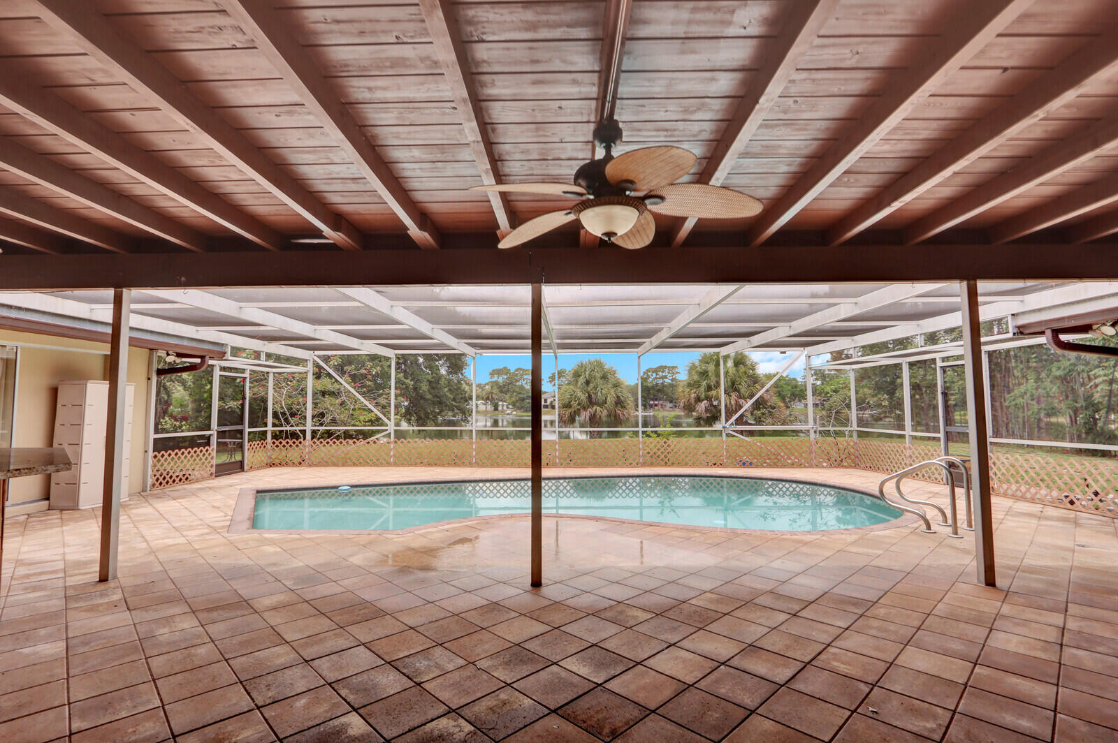 SQUARE LAKE - Residential