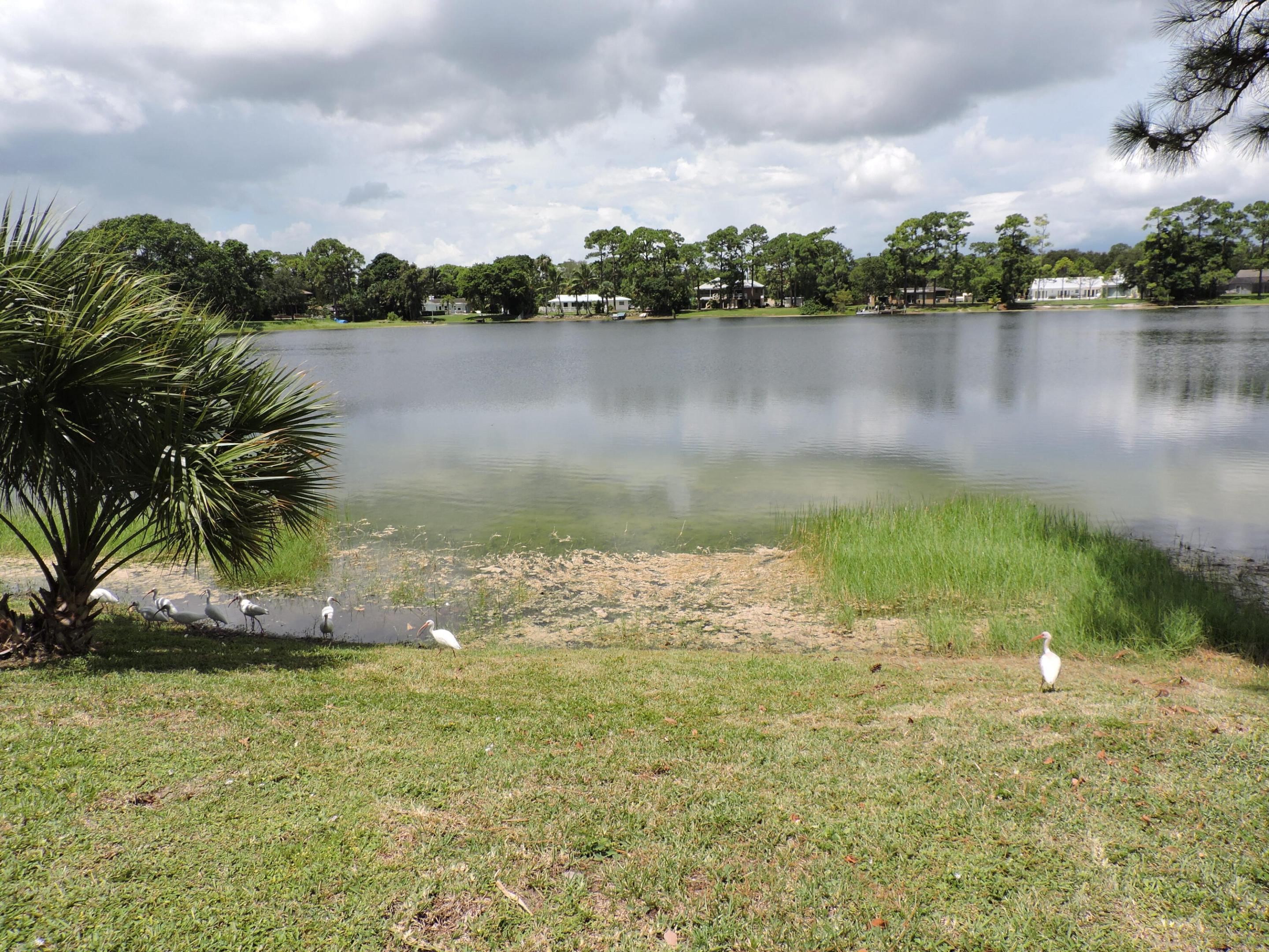 SQUARE LAKE - Residential
