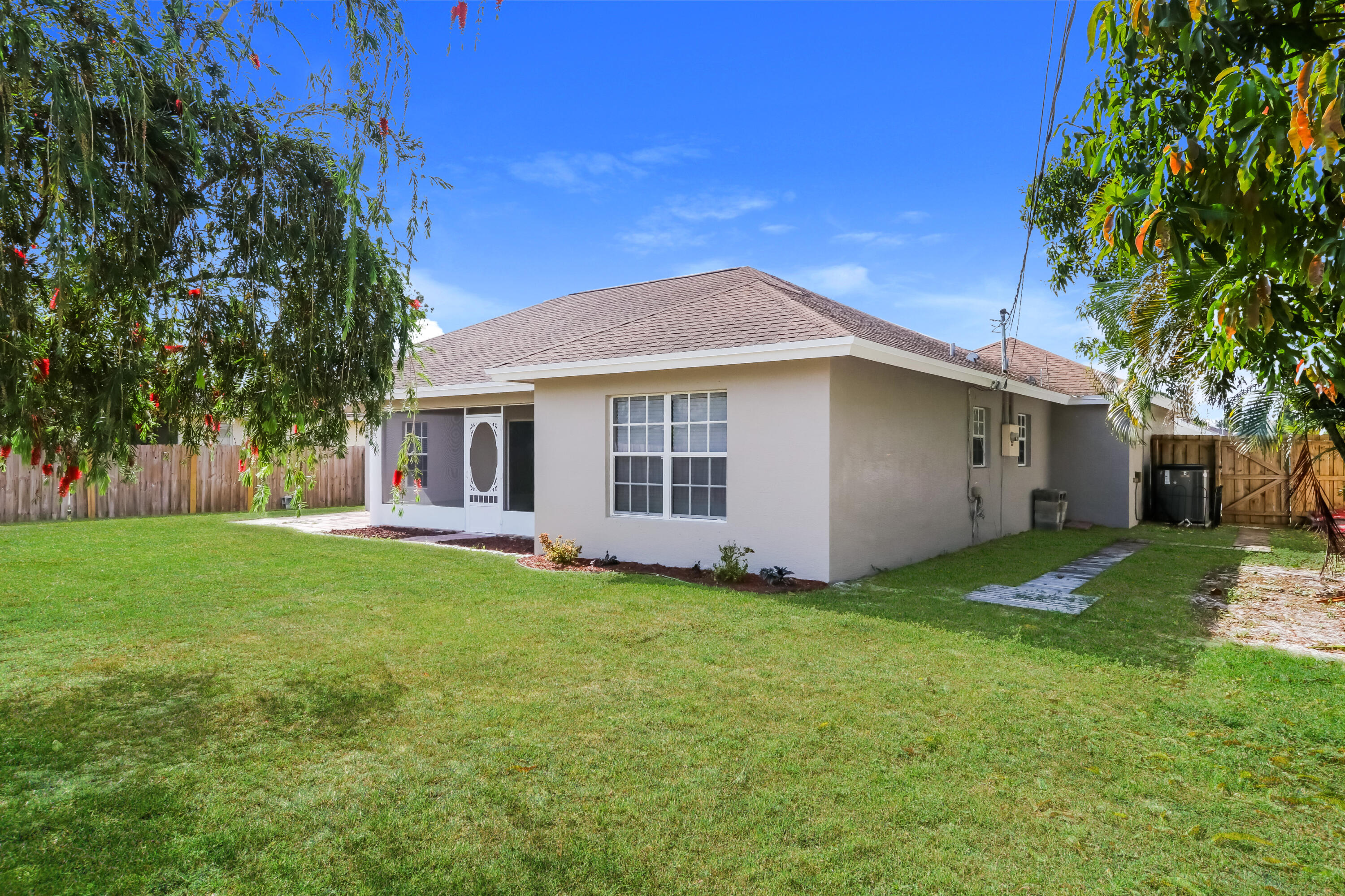 PORT ST LUCIE SECTION  22 - Residential Lease