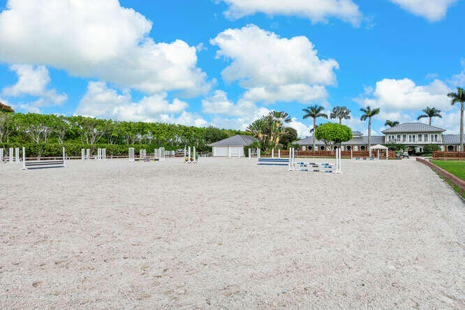 GRAND PRIX FARMS - Residential