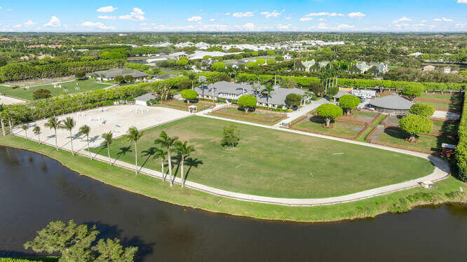 GRAND PRIX FARMS - Residential