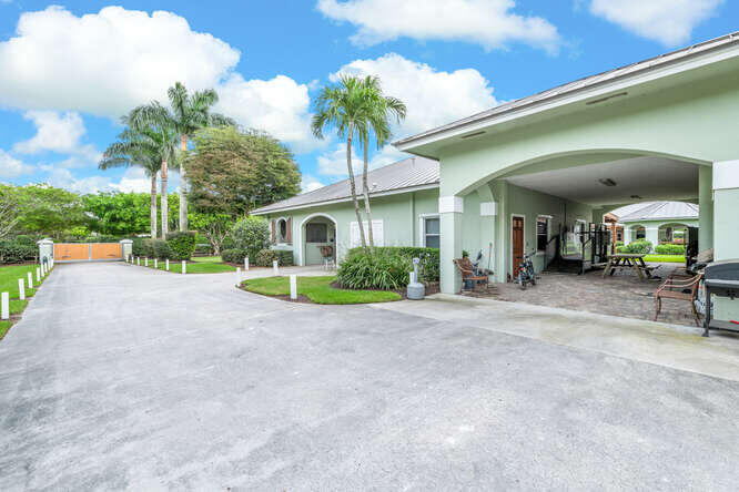 GRAND PRIX FARMS - Residential