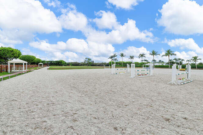 GRAND PRIX FARMS - Residential
