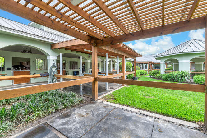 GRAND PRIX FARMS - Residential