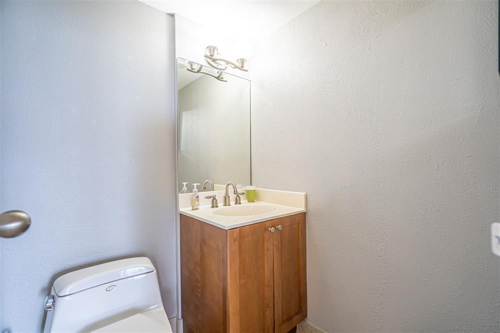 LAKESHORE CLUB CONDO - Residential Lease