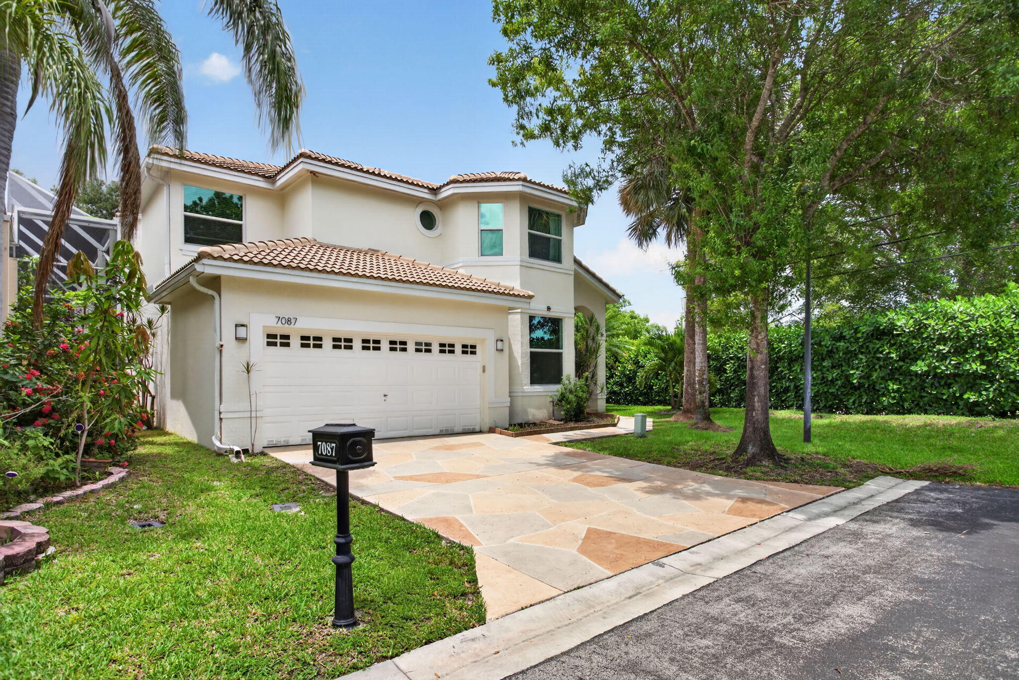 CYPRESS CAY - Residential Lease