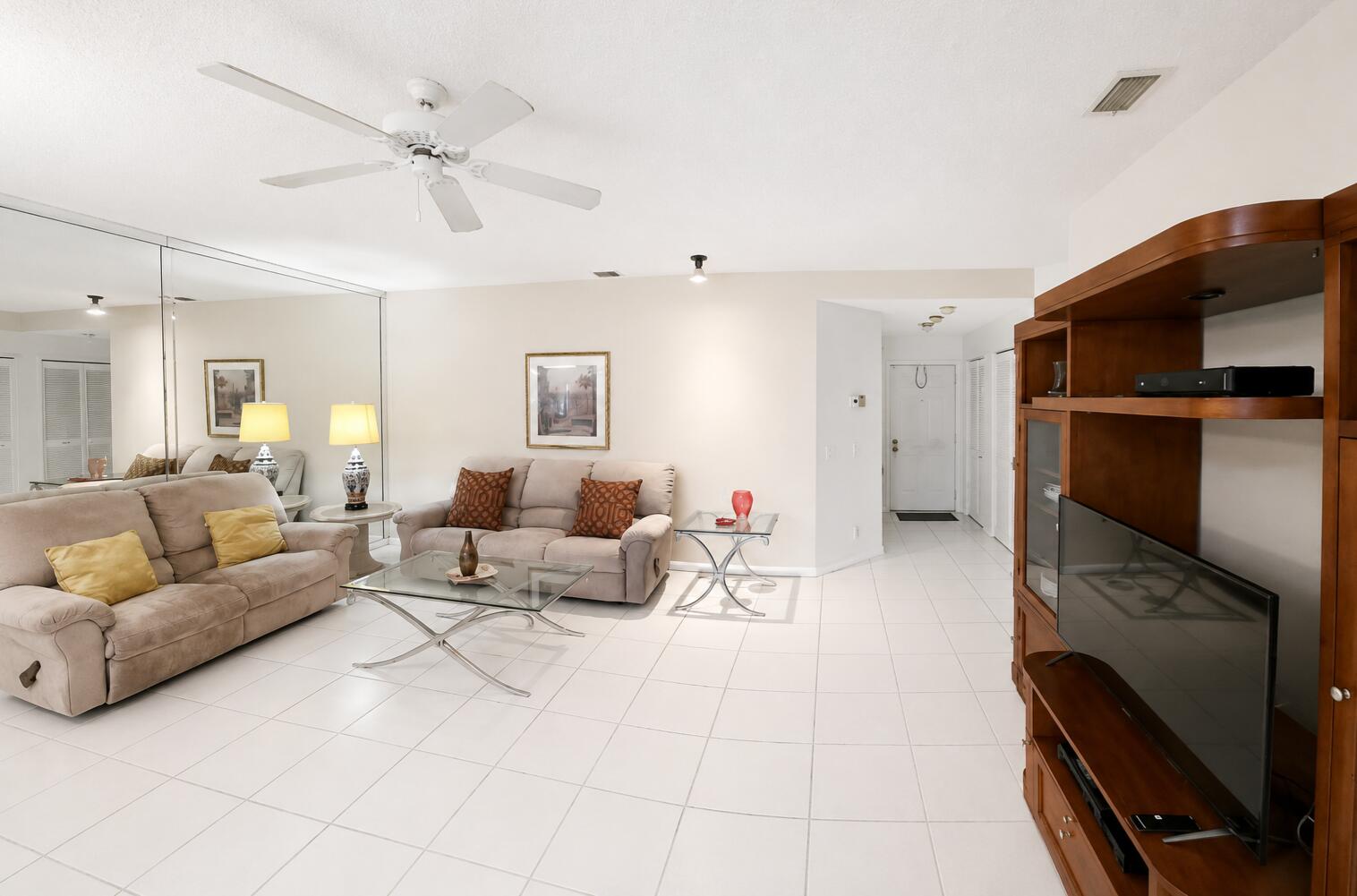 PLUM AT BOCA POINTE CONDOS ONE THRU 15 FILED IN OR - Residential Lease