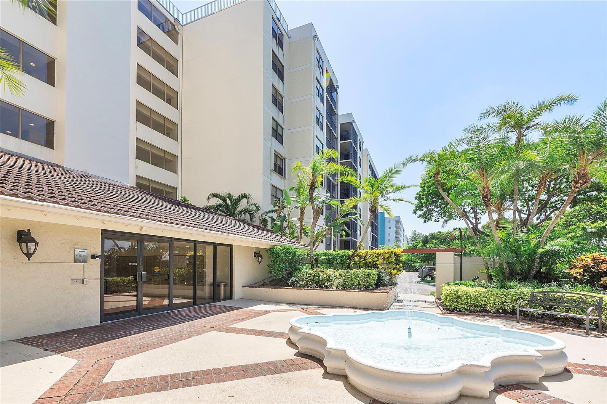 LAKE EMERALD CONDOMINIUM NO - Residential Lease