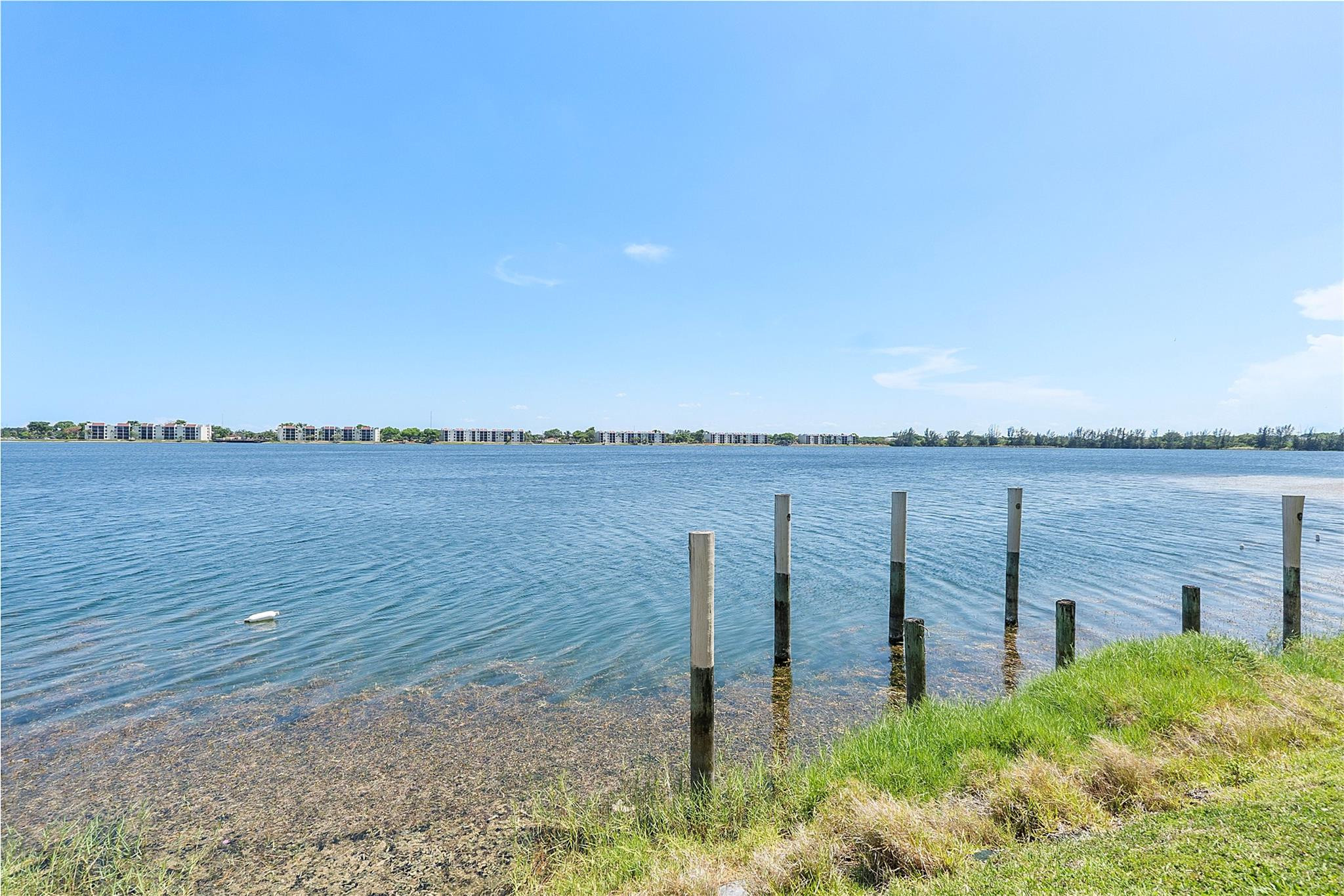 LAKE EMERALD CONDOMINIUM NO - Residential Lease