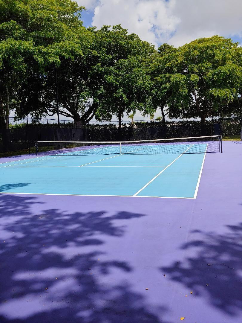 LAKE EMERALD CONDOMINIUM NO - Residential Lease