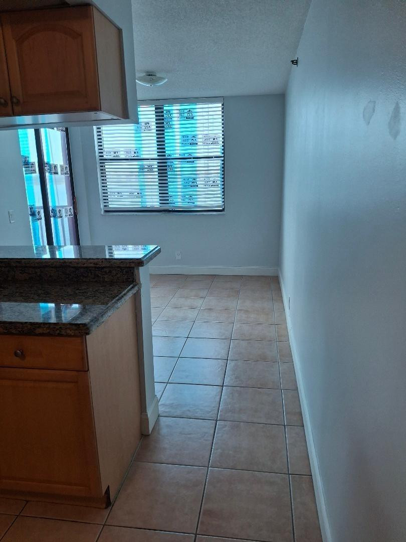 LAKE EMERALD CONDOMINIUM NO - Residential Lease