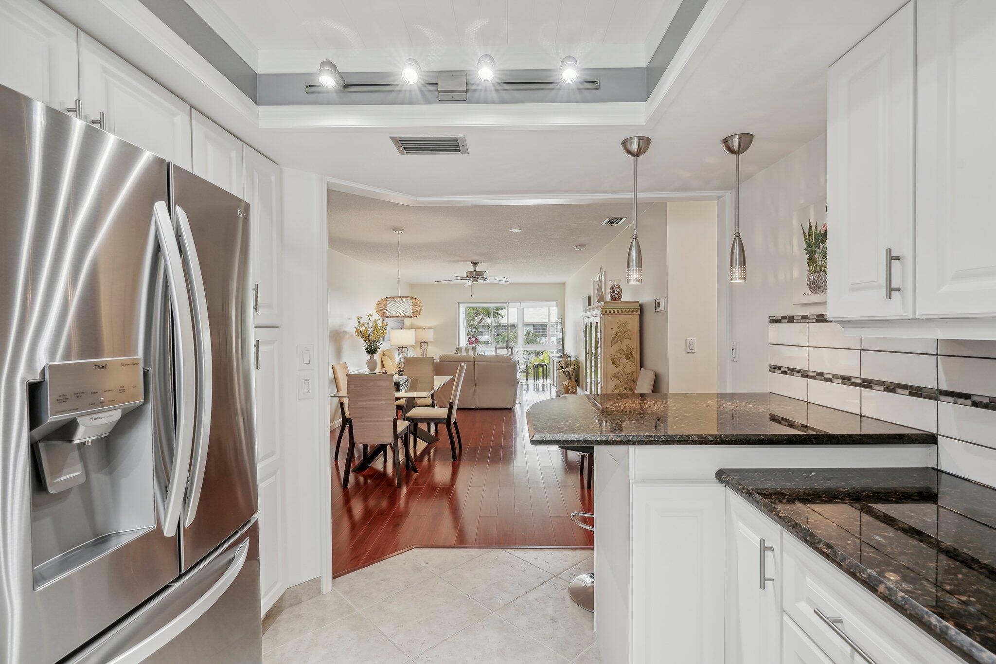 QUEENS COVE HOUSE CONDO - Residential