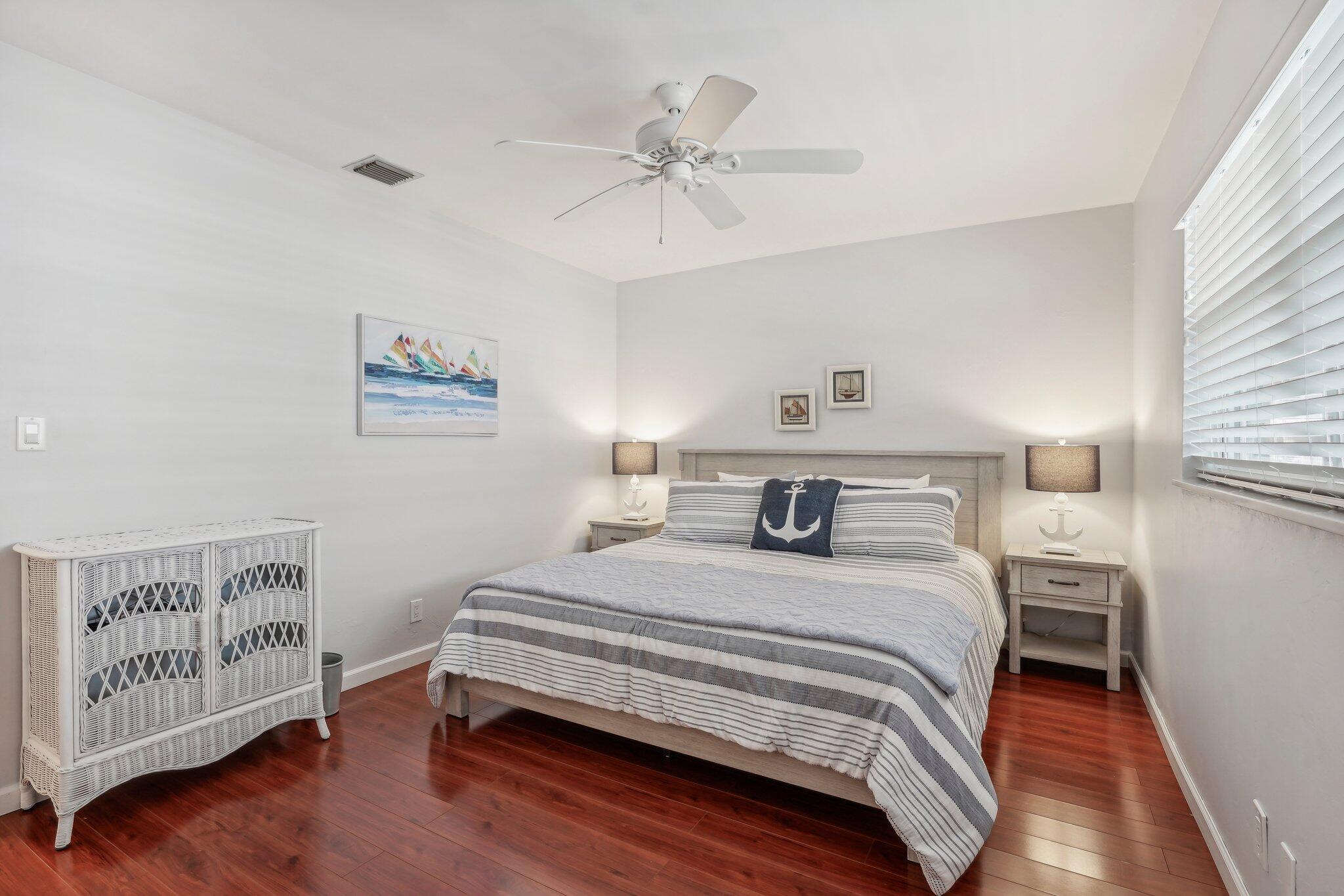 QUEENS COVE HOUSE CONDO - Residential