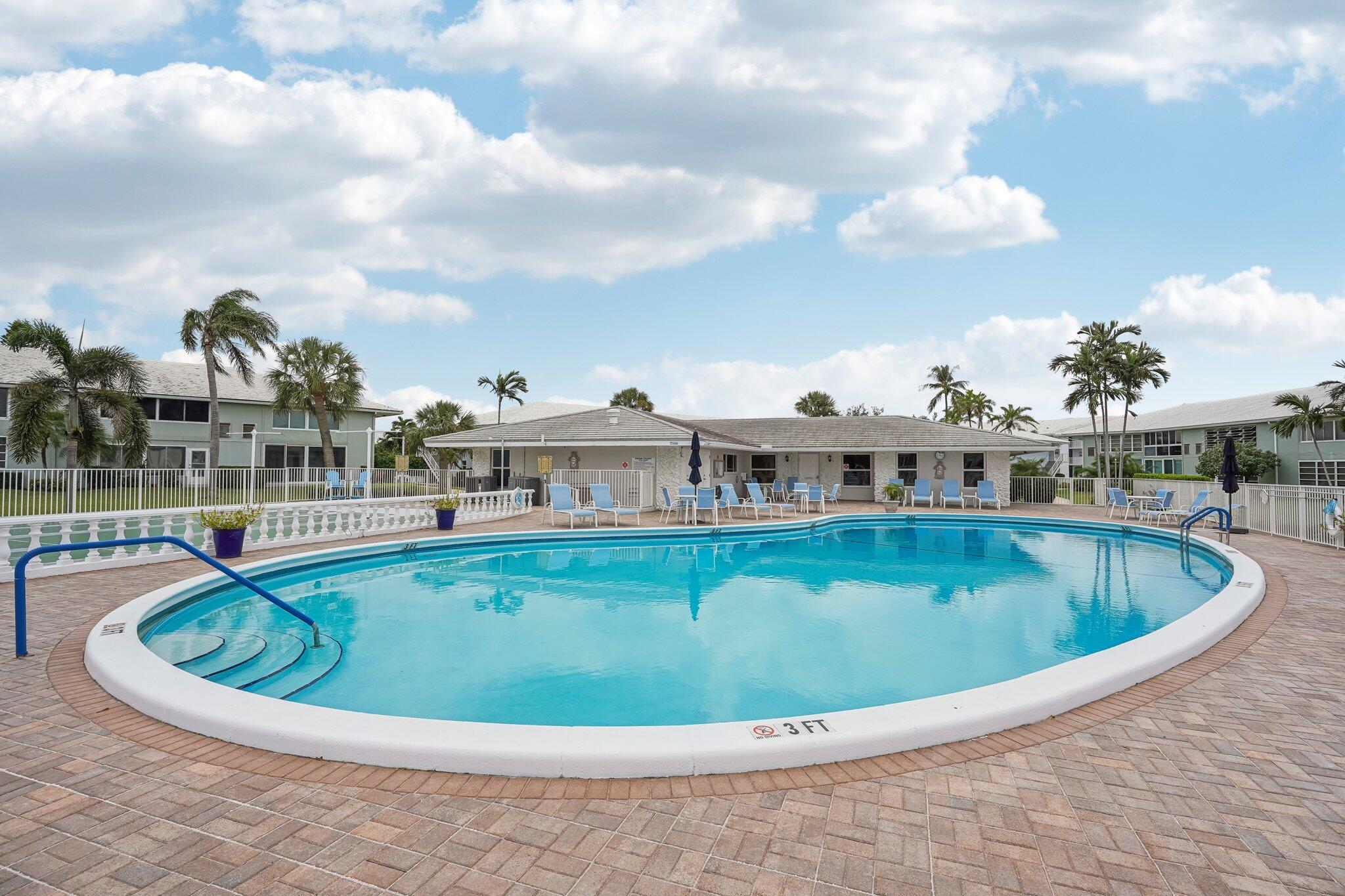 QUEENS COVE HOUSE CONDO - Residential