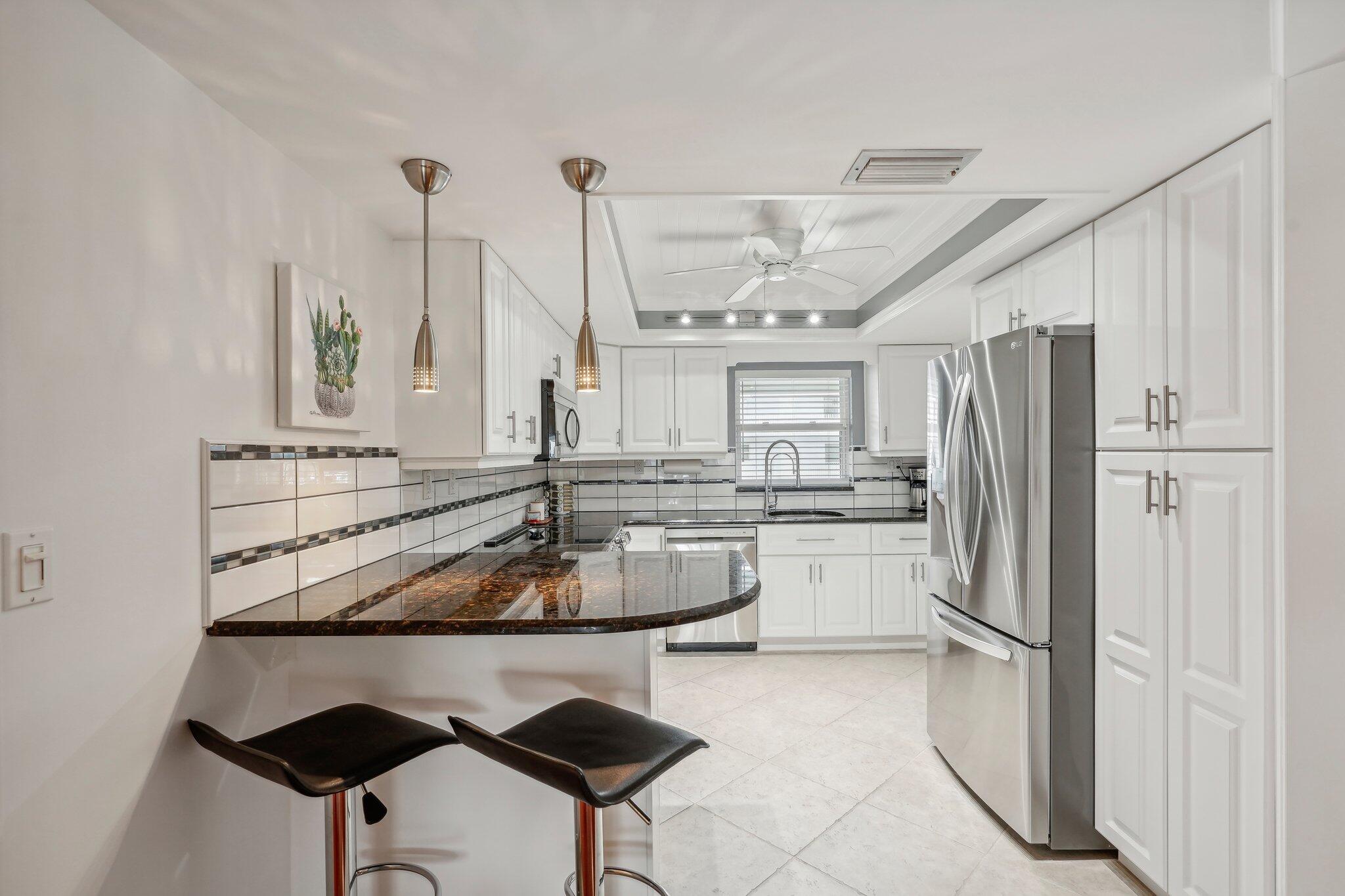 QUEENS COVE HOUSE CONDO - Residential