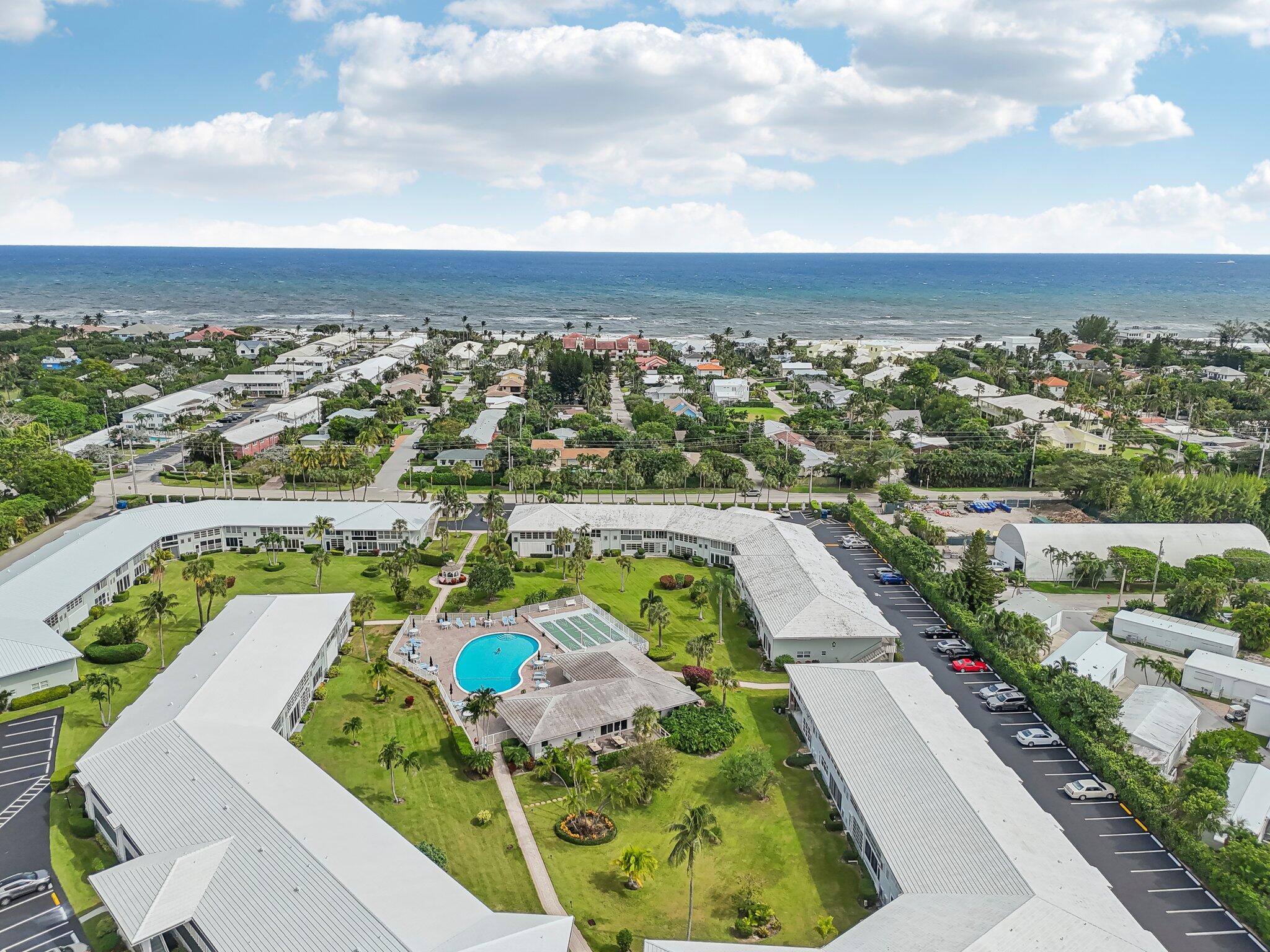 QUEENS COVE HOUSE CONDO - Residential