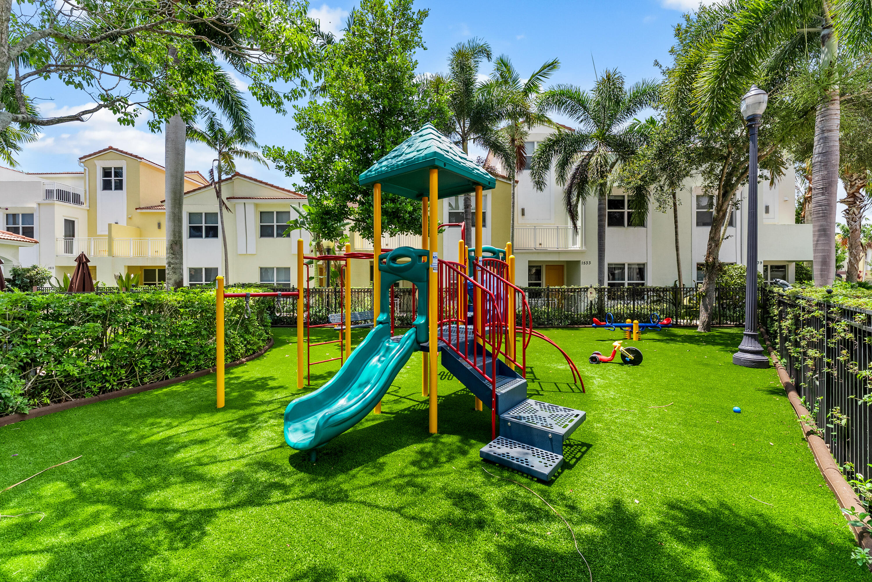 BLUE LAKE TOWNHOMES - Residential