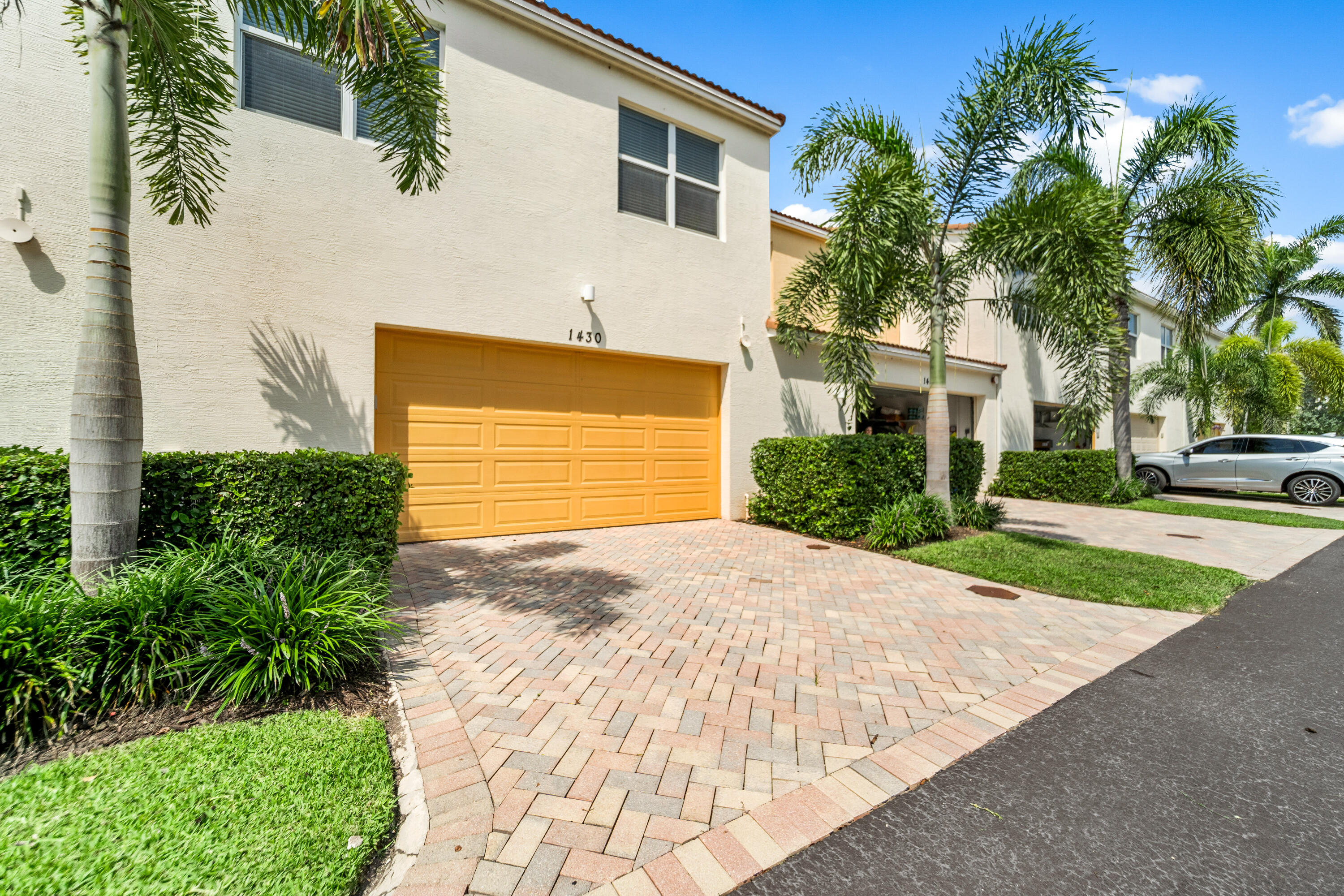 BLUE LAKE TOWNHOMES - Residential