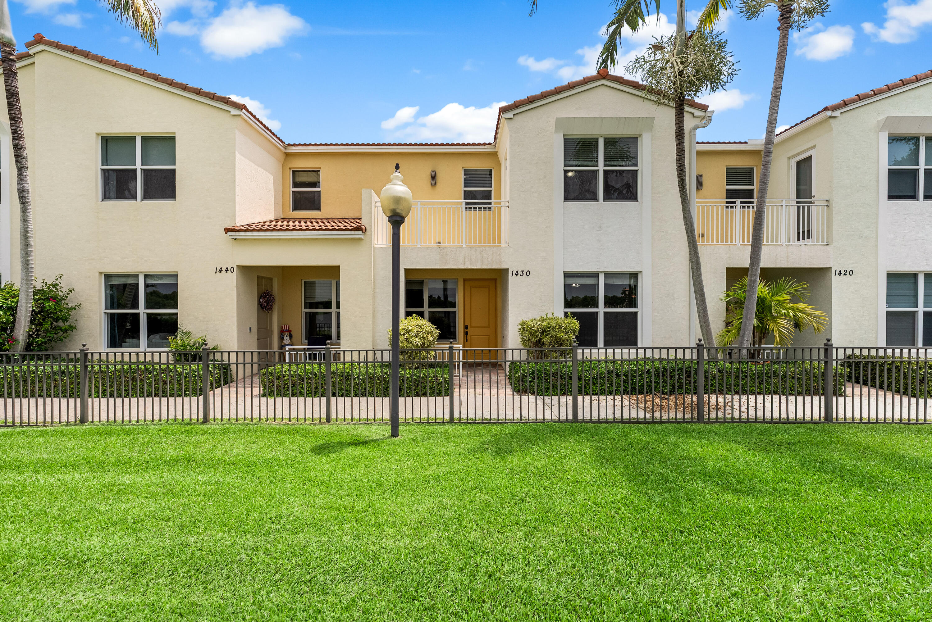 BLUE LAKE TOWNHOMES - Residential