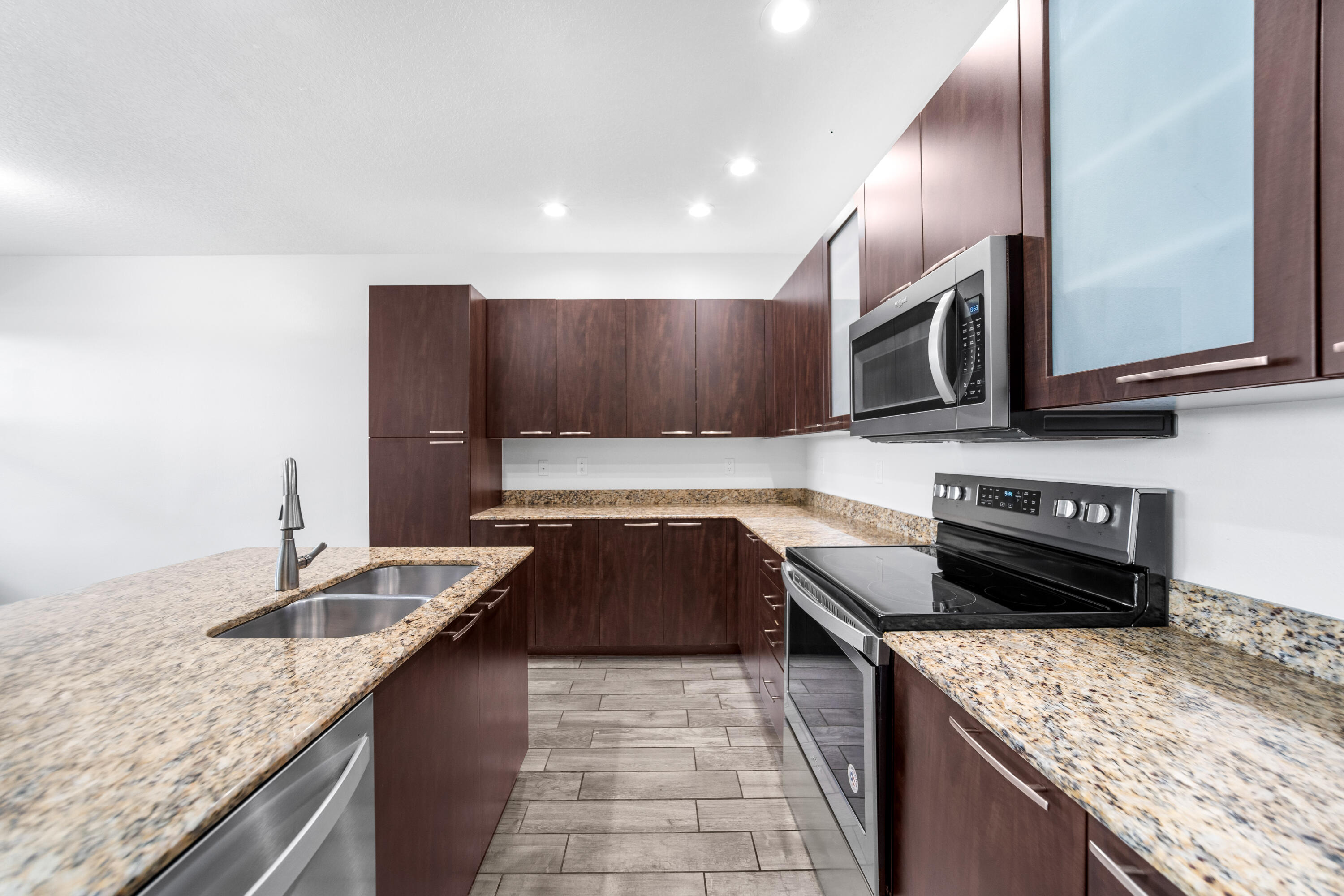 BLUE LAKE TOWNHOMES - Residential